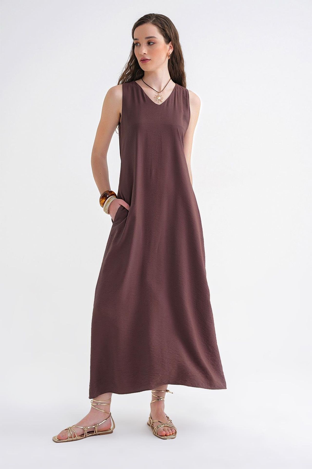 Mixray V-Neck Sleeveless Maxi Dress with Pockets 1
