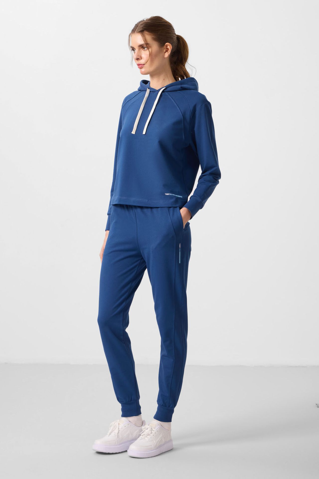 TOMMY Oversized Hooded Sweatshirt And Pants Set 4