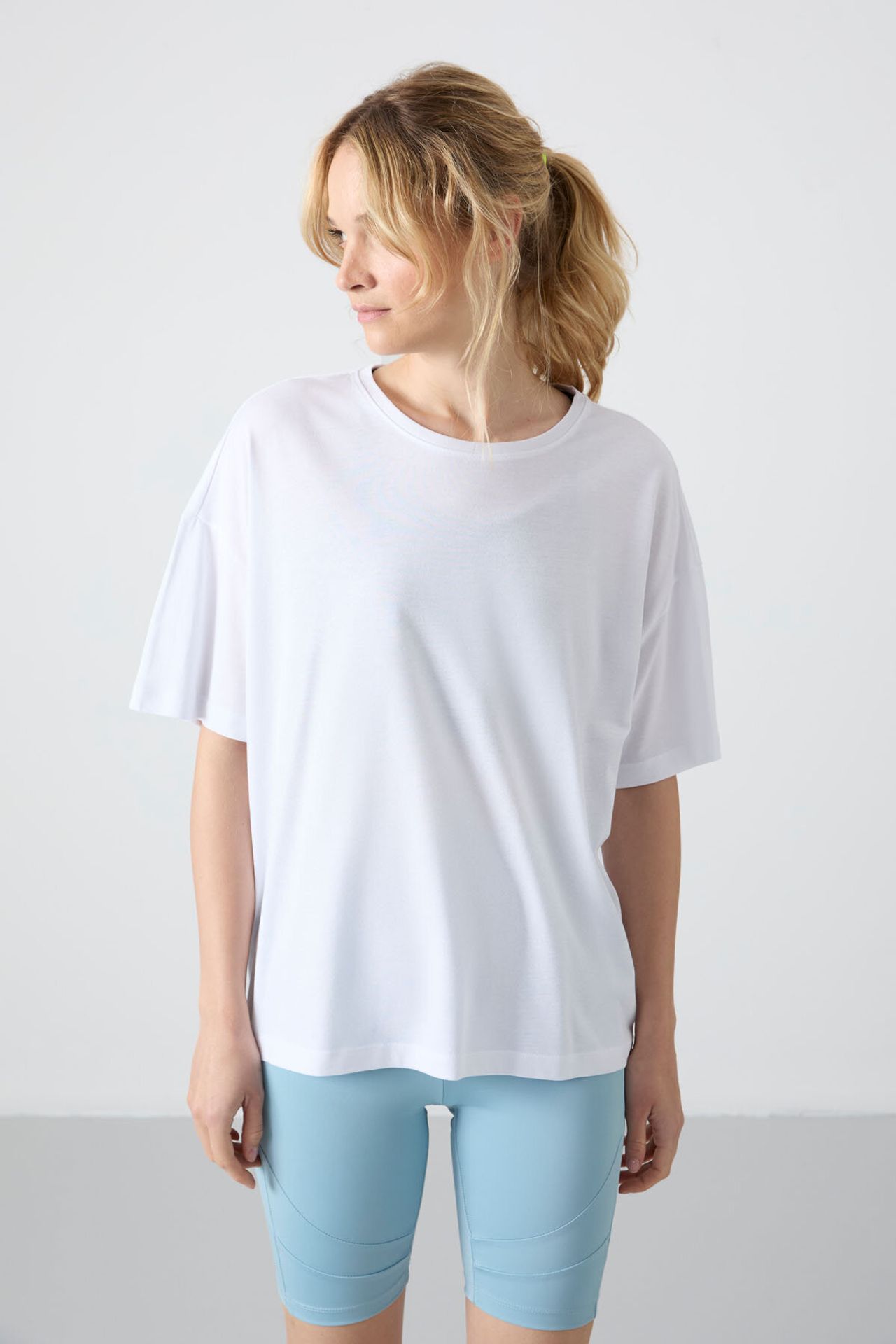 TOMMY Oversized Cotton-Modal Crew Neck T-Shirt 3