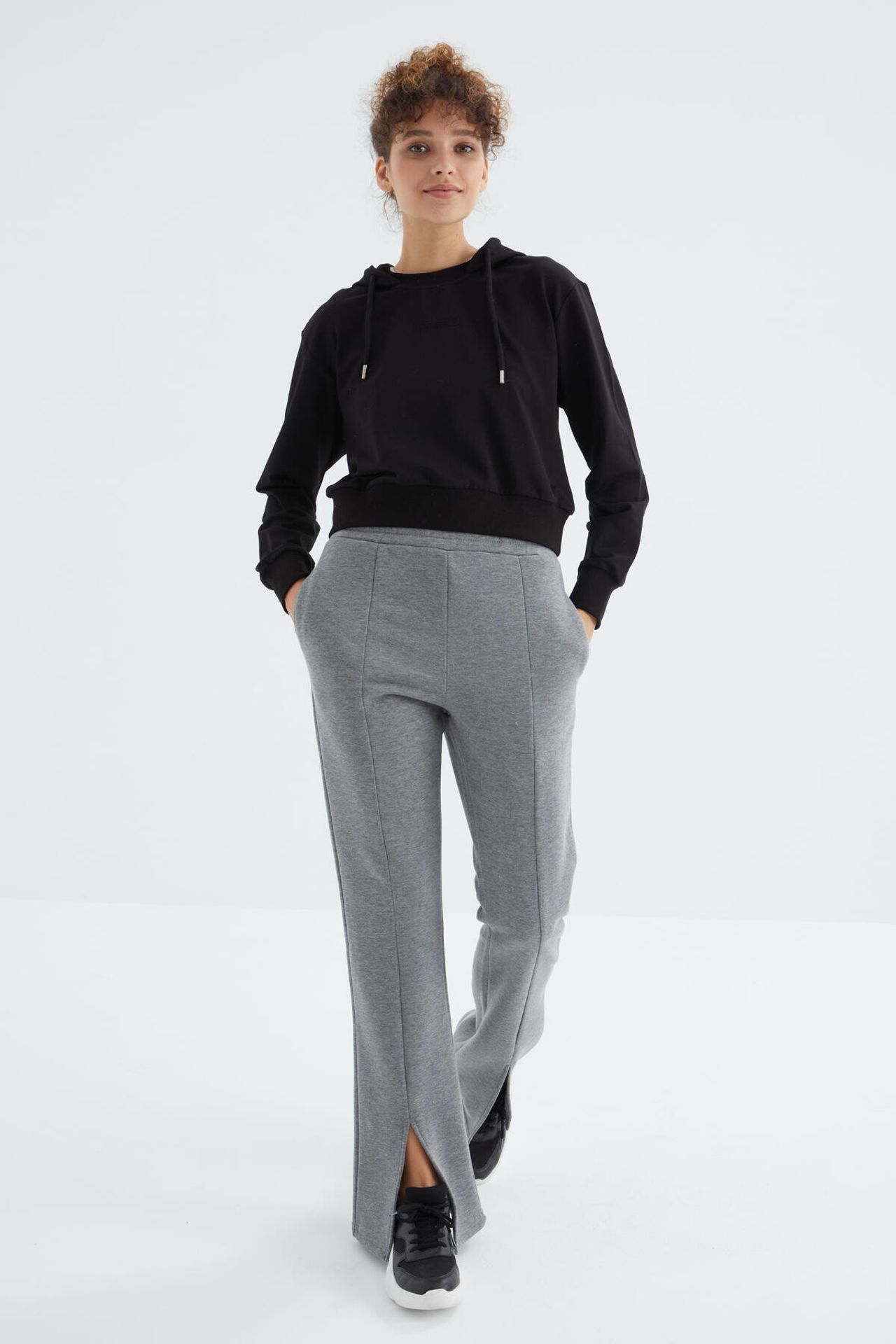 TOMMY Women's Relaxed Straight-leg Sweatpants 1