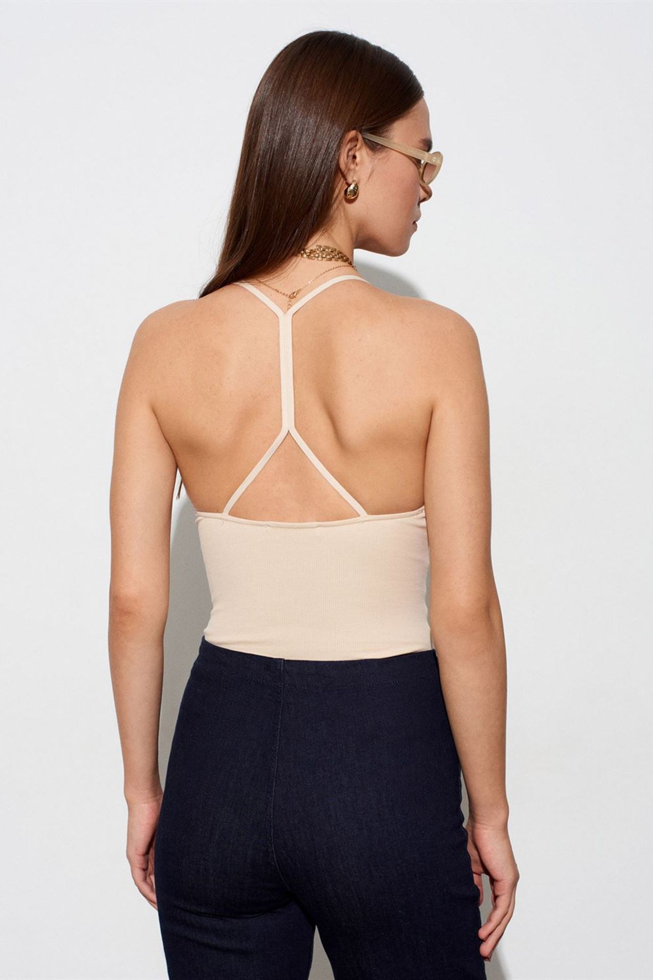DILVIN Slim Fit Cut-Out Halter Bodysuit 2