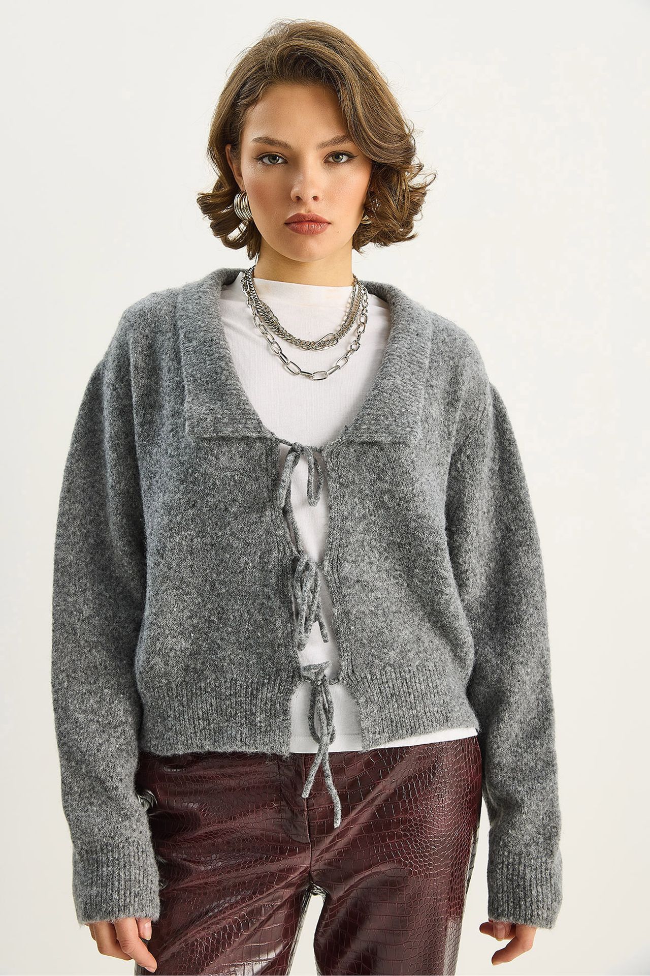 LUCCI Oversized V-Neck Tie Closure Ribbed Cardigan 2