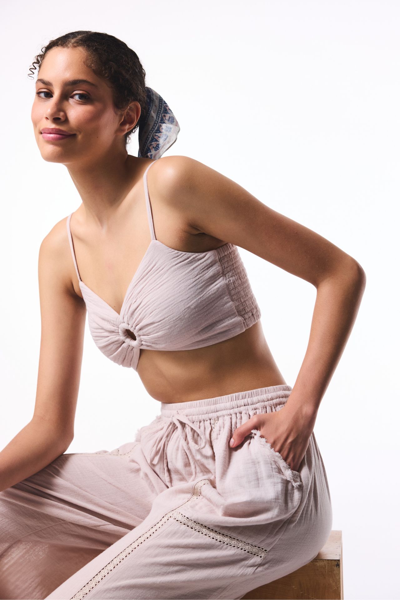 PENTI V-Neck Stone Women's Crop Top 1