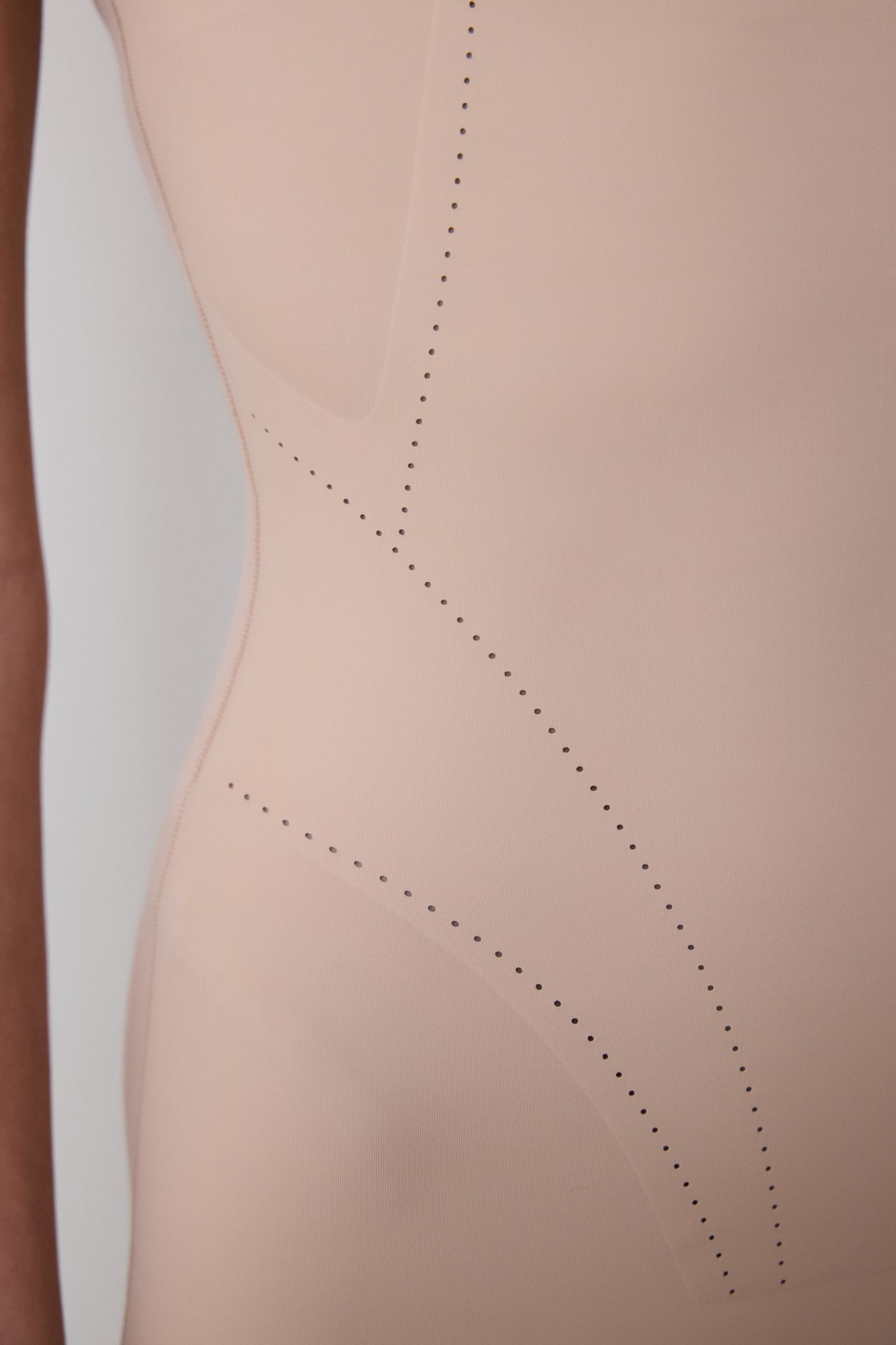 PENTI No-Show Light Dress Corset