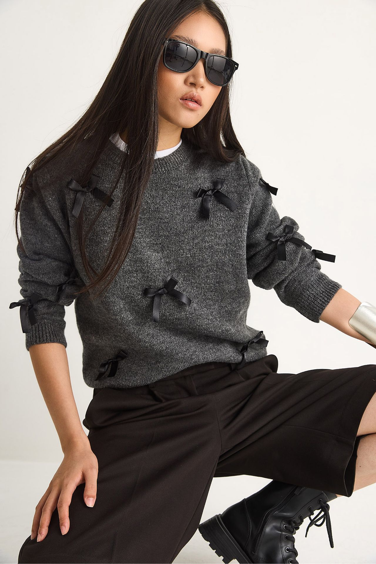 LUCCI Bow Detailed Crew Neck Sweater 5