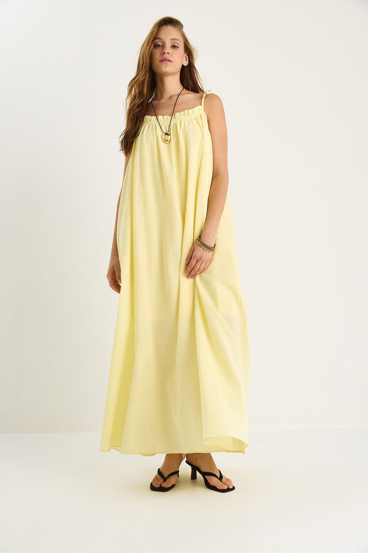 LUCCI Maxi Dress with Ruffle Detail 3
