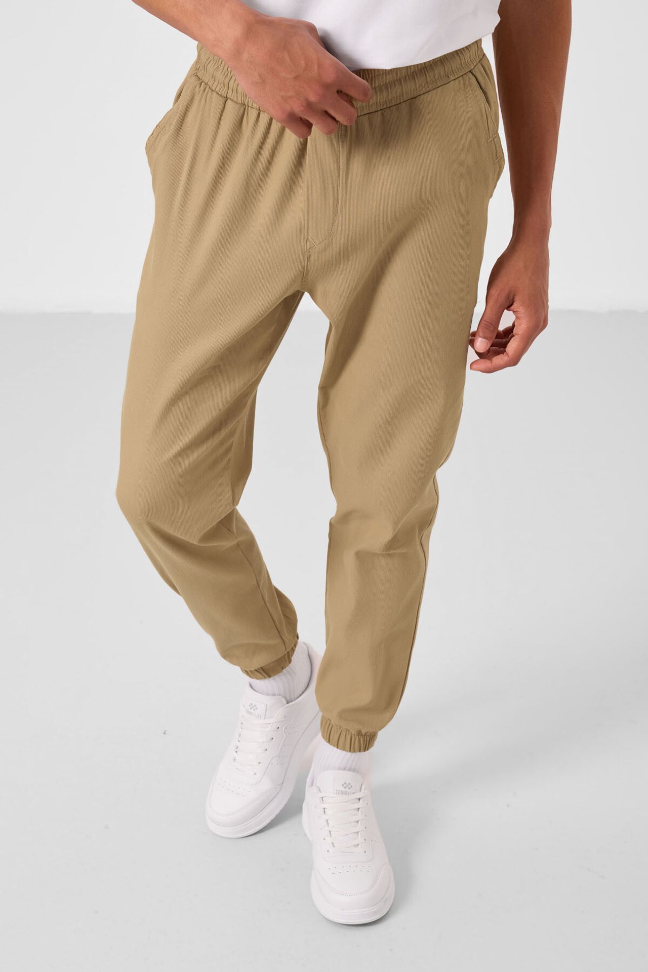 TOMMY Straight-Leg Pull-On Chinos 4
