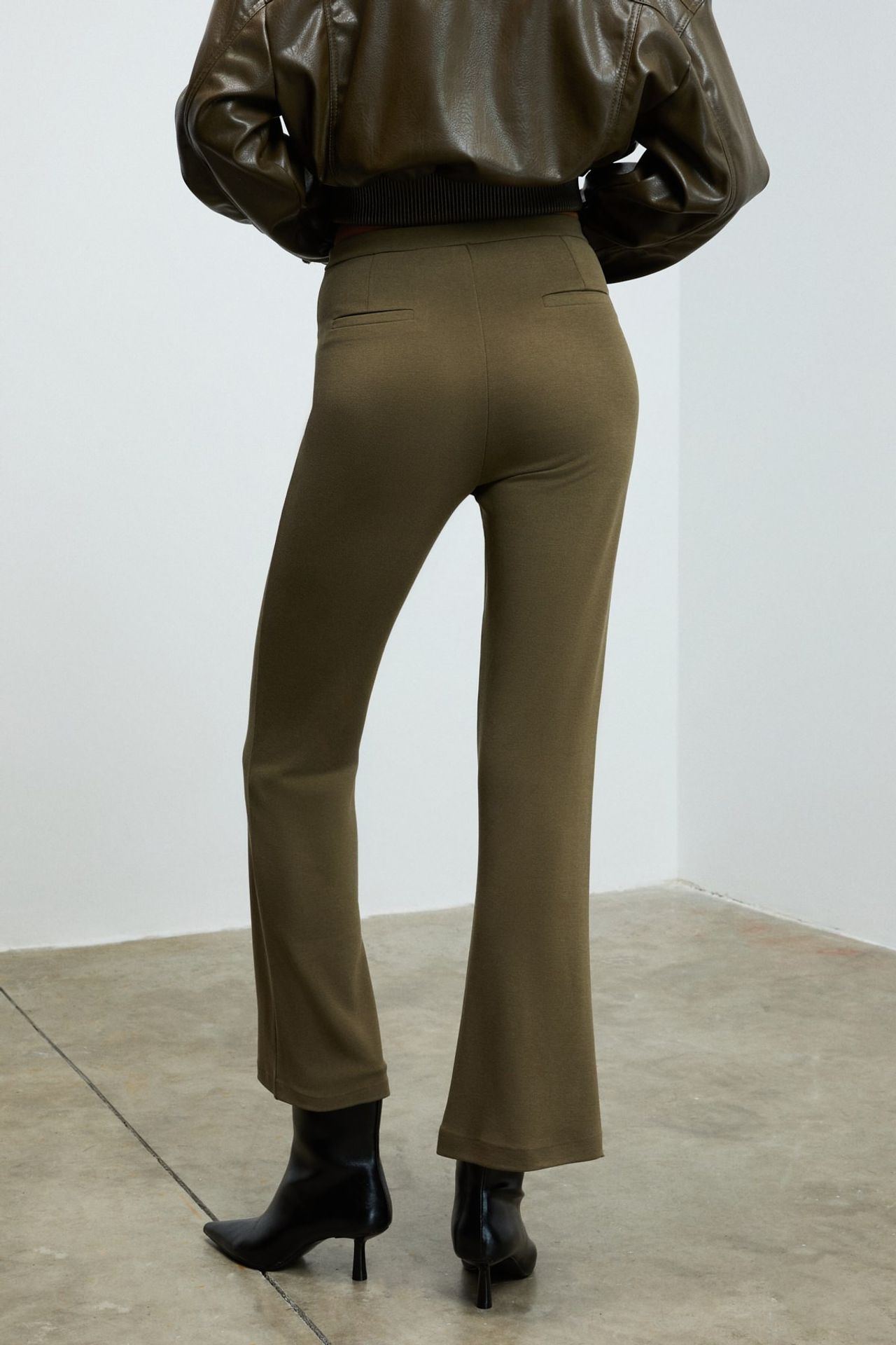 ETHIQUET Regular Fit Straight-Leg Pants 6