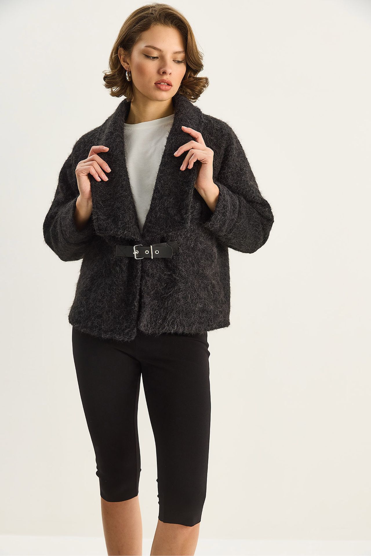 LUCCI Coat with Belt Detail 4