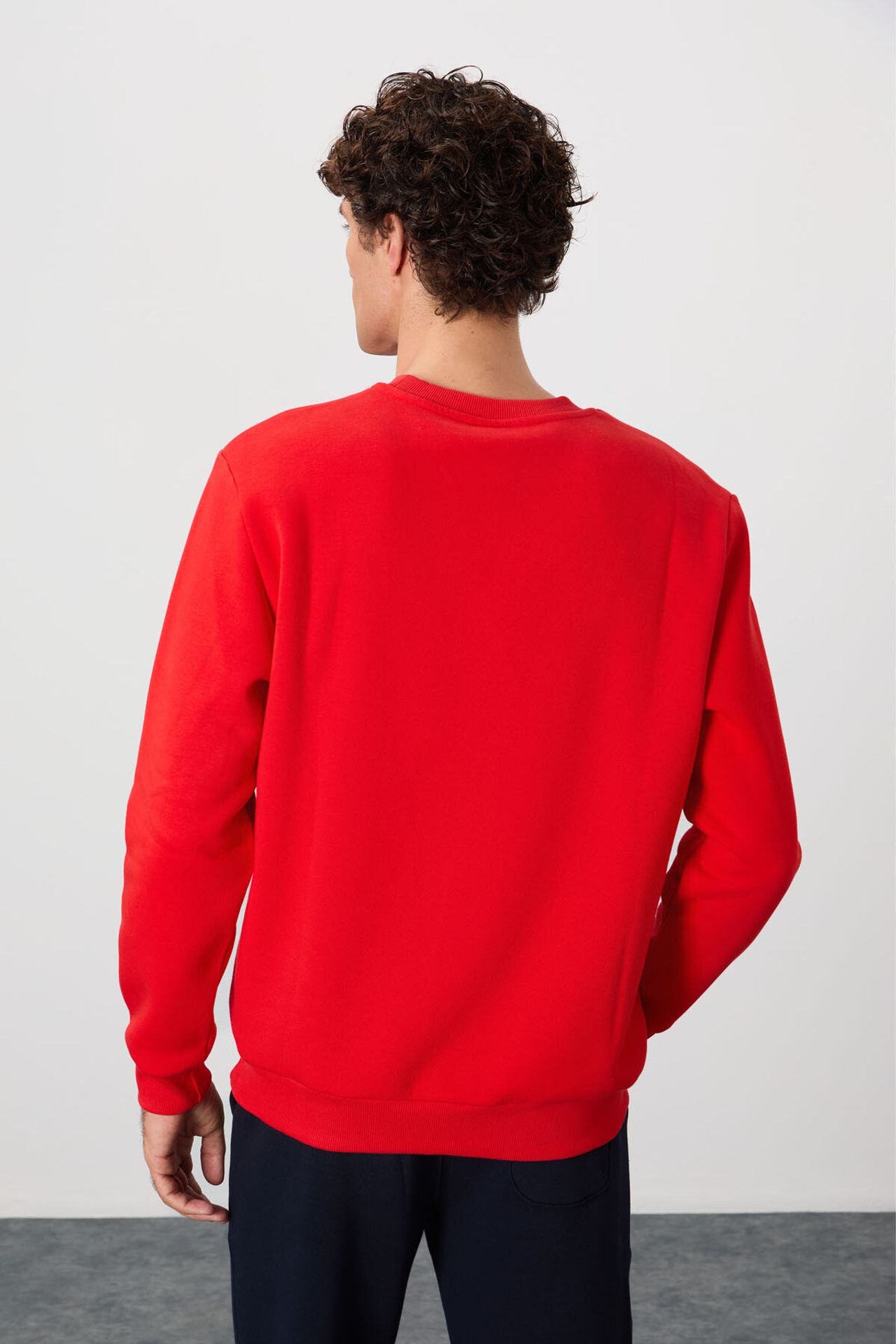 TOMMY Men's Regular Fit Crew Neck Sweatshirt 5