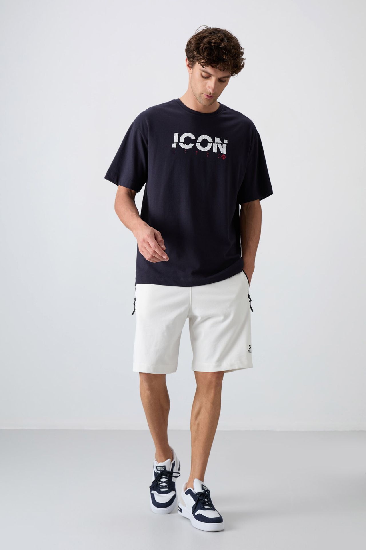 TOMMY Oversized Logo Print Crew Neck T-Shirt 4