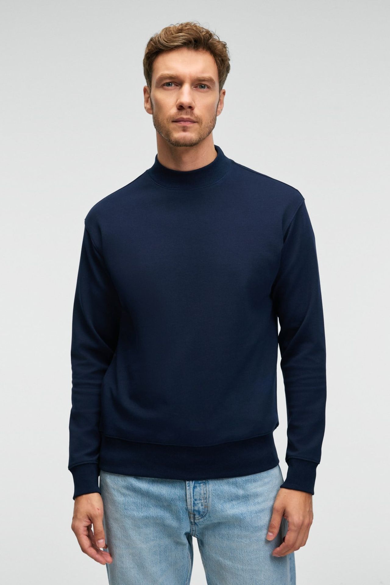 GRIMELANGE Relaxed Crew Neck Sweatshirt 4
