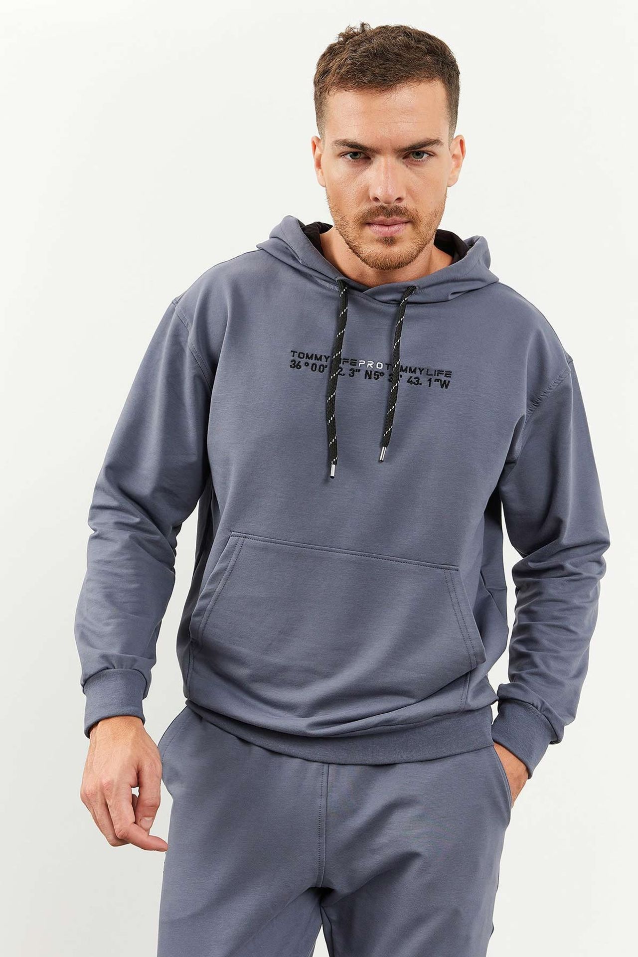 TOMMY Oversized Hooded Sweatshirt And Pants Set 4