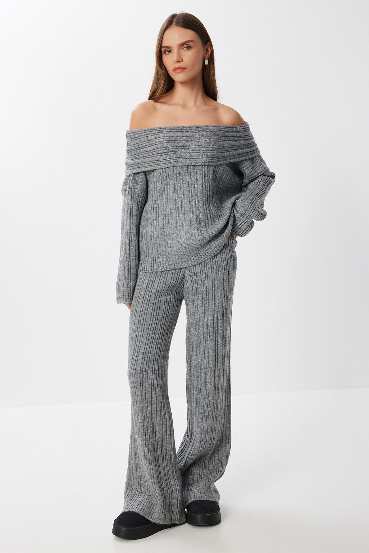 ISTANBUL Off Shoulder Ribbed Knitwear Two-Piece Set 2