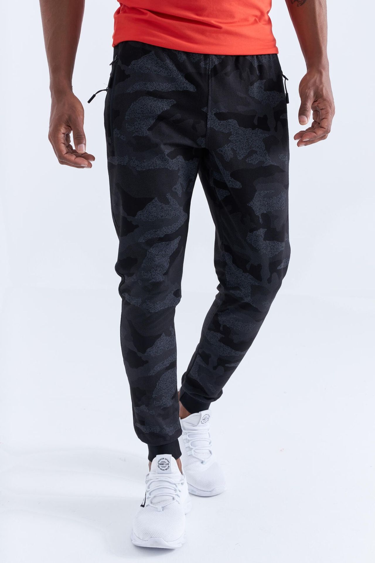 TOMMY Men's Camouflage Slim Fit Sweatpants 4
