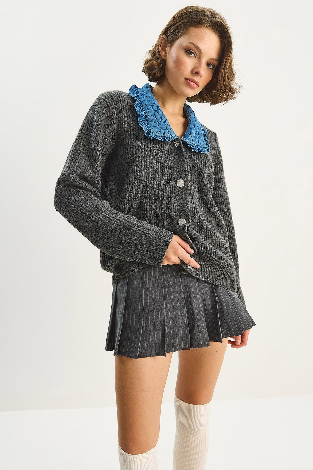 LUCCI Knit Cardigan with Collar Detail 4