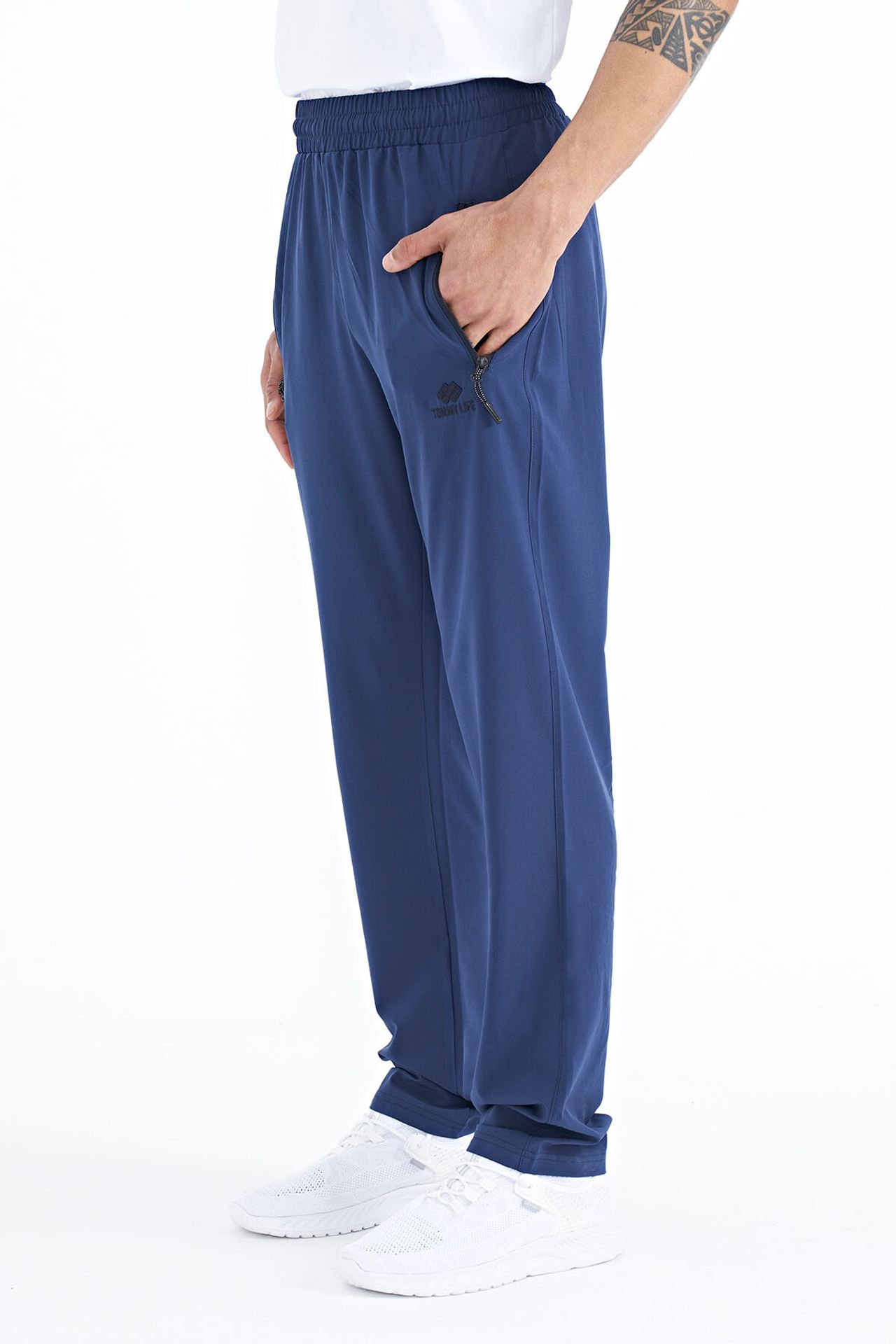 TOMMY Men's Straight-Leg Pull-On Sweatpants 5