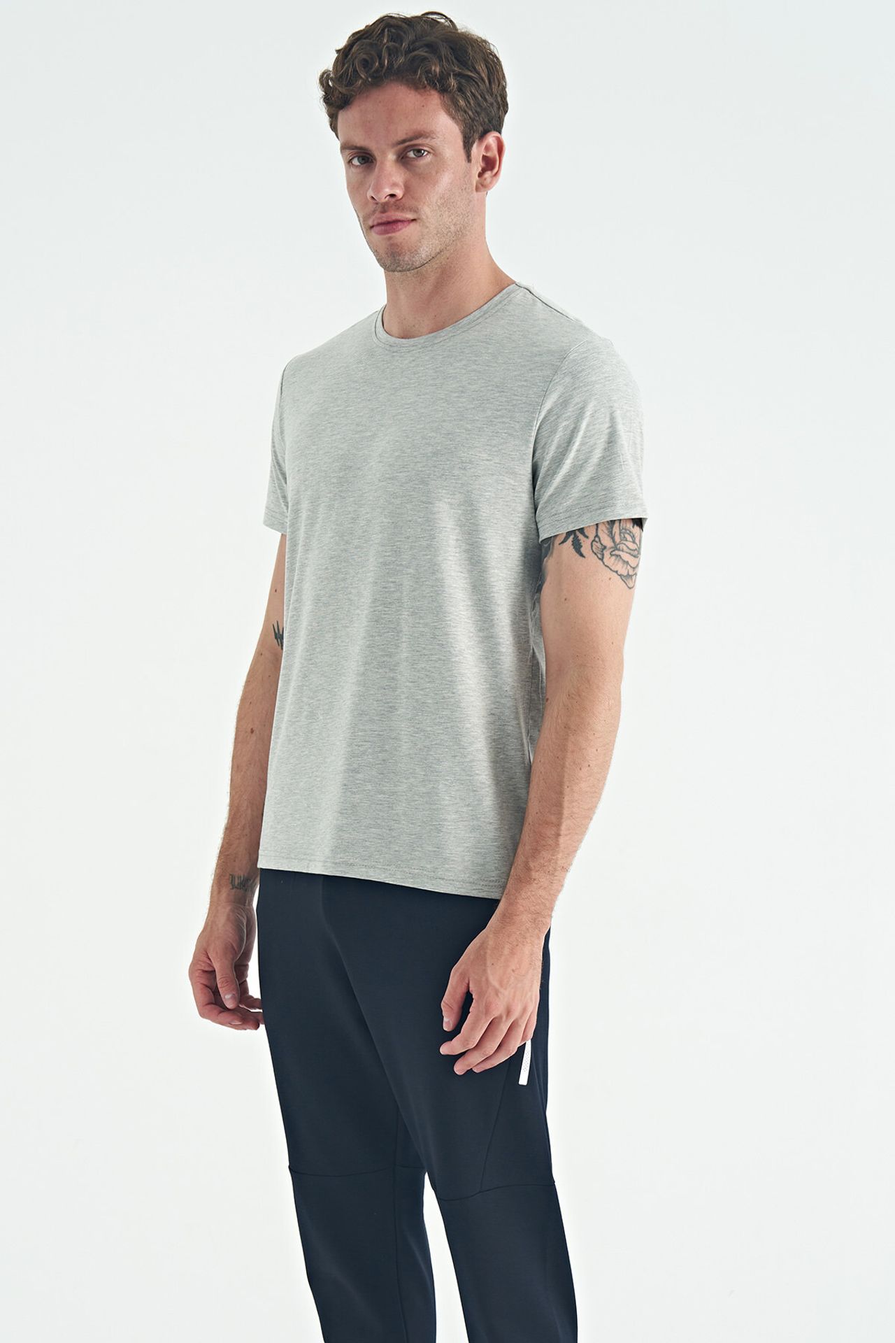 TOMMY Men's Cotton Elastane Crew Neck T-Shirt 3