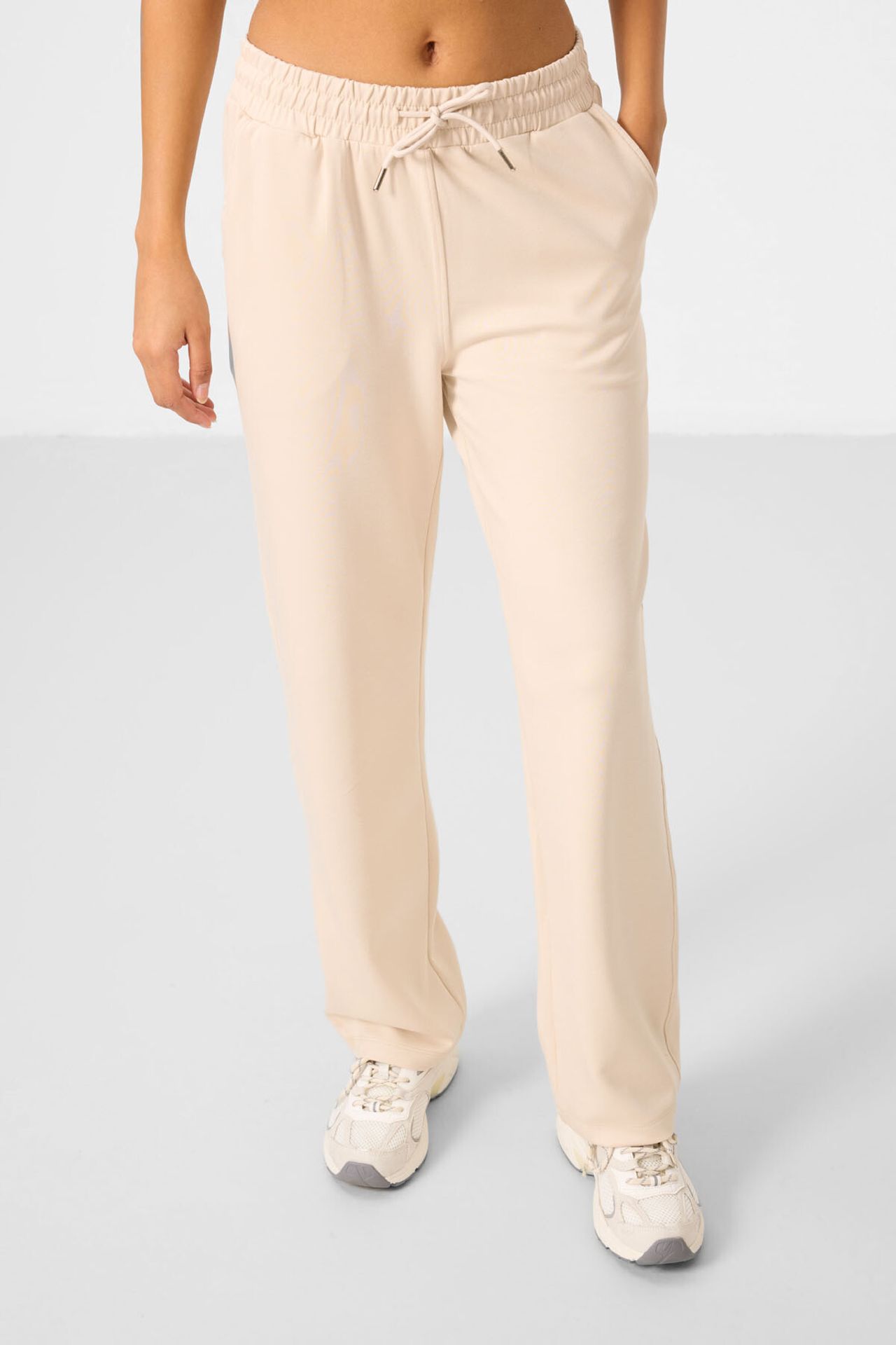 TOMMY Oversized Hooded Sweatshirt And Wide-Leg Pants Set 3