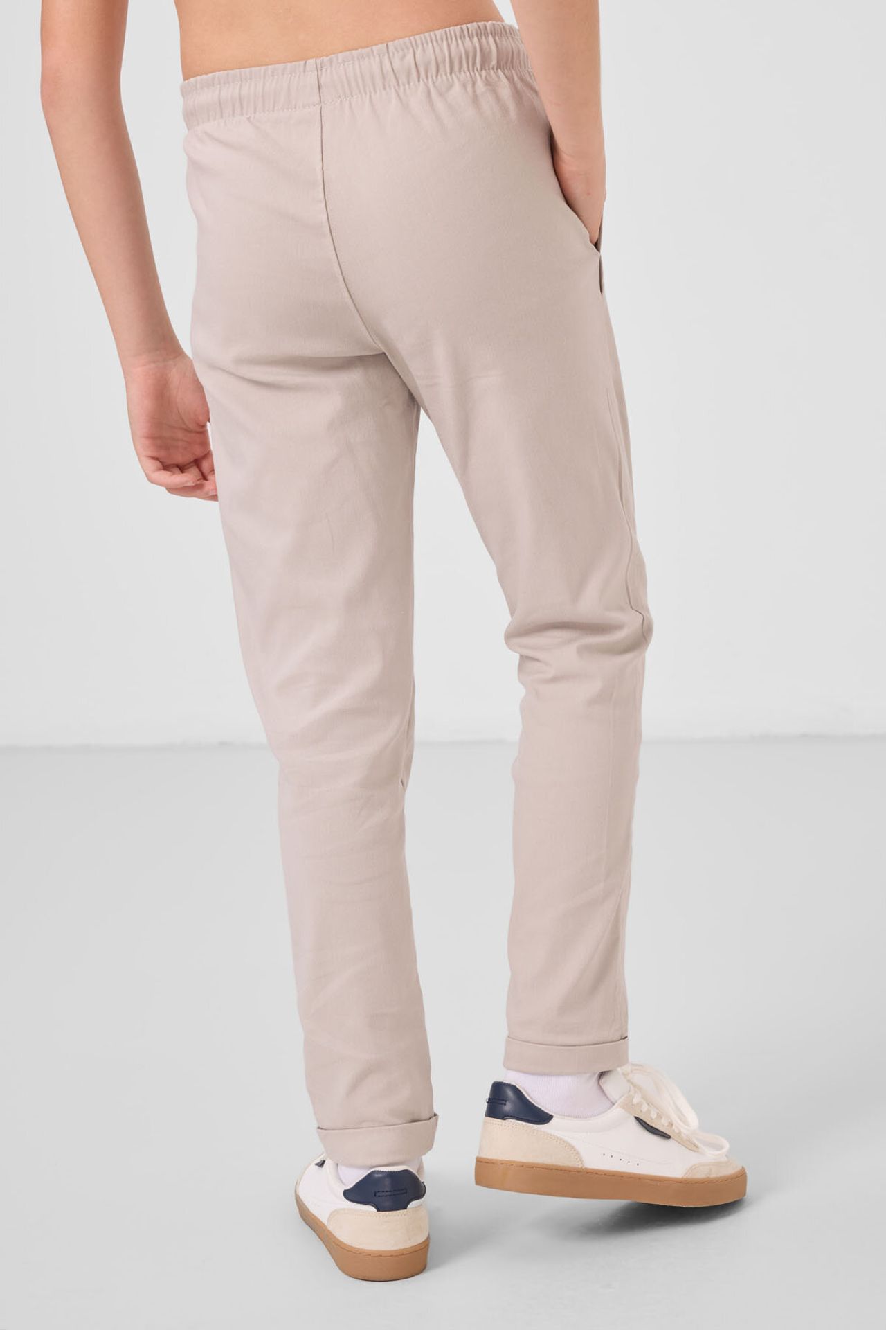 TOMMY Youth Straight Leg Pull-On Pants 6