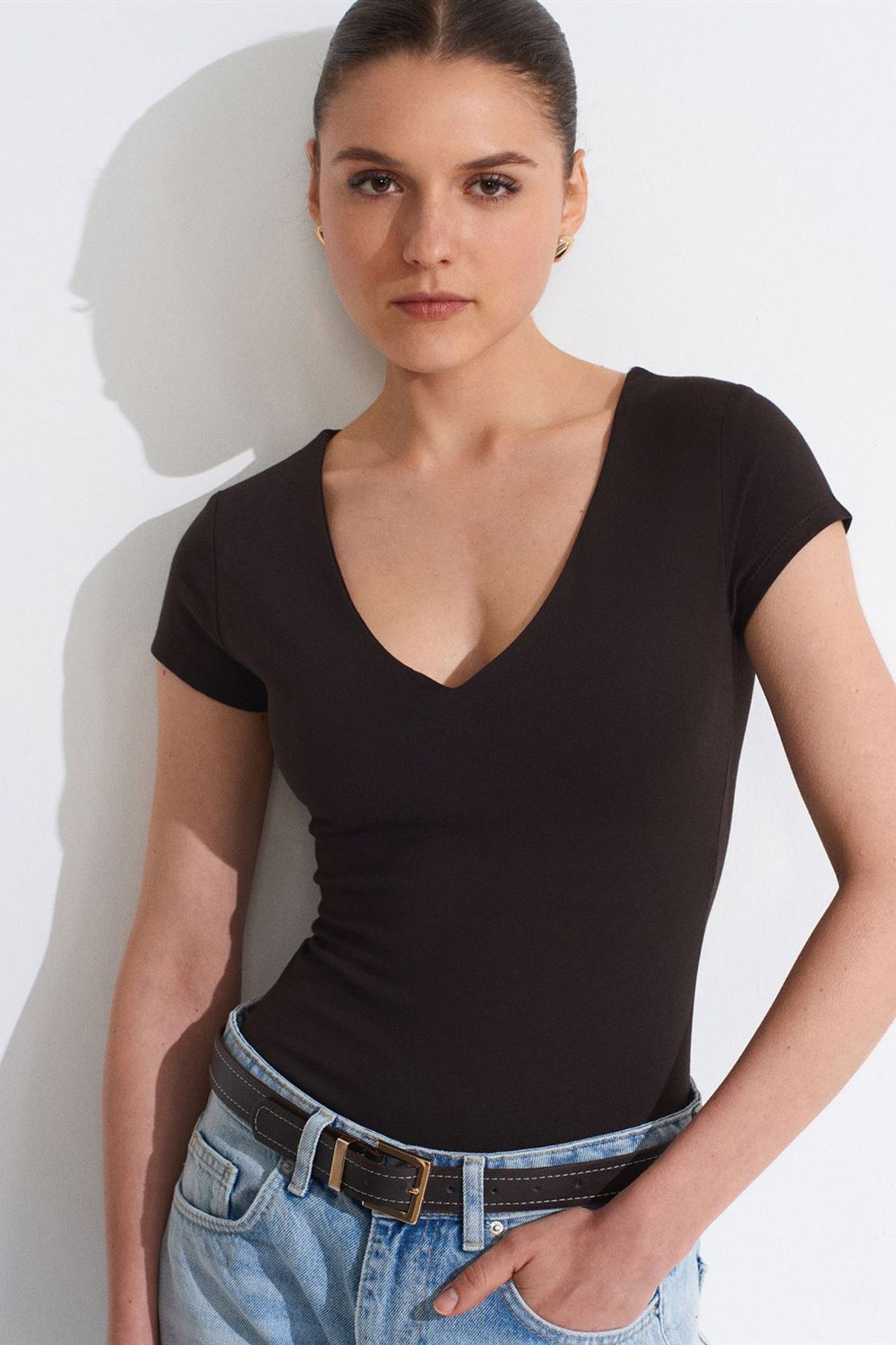 DILVIN Slim Fit V-Neck Knit Blouse 3