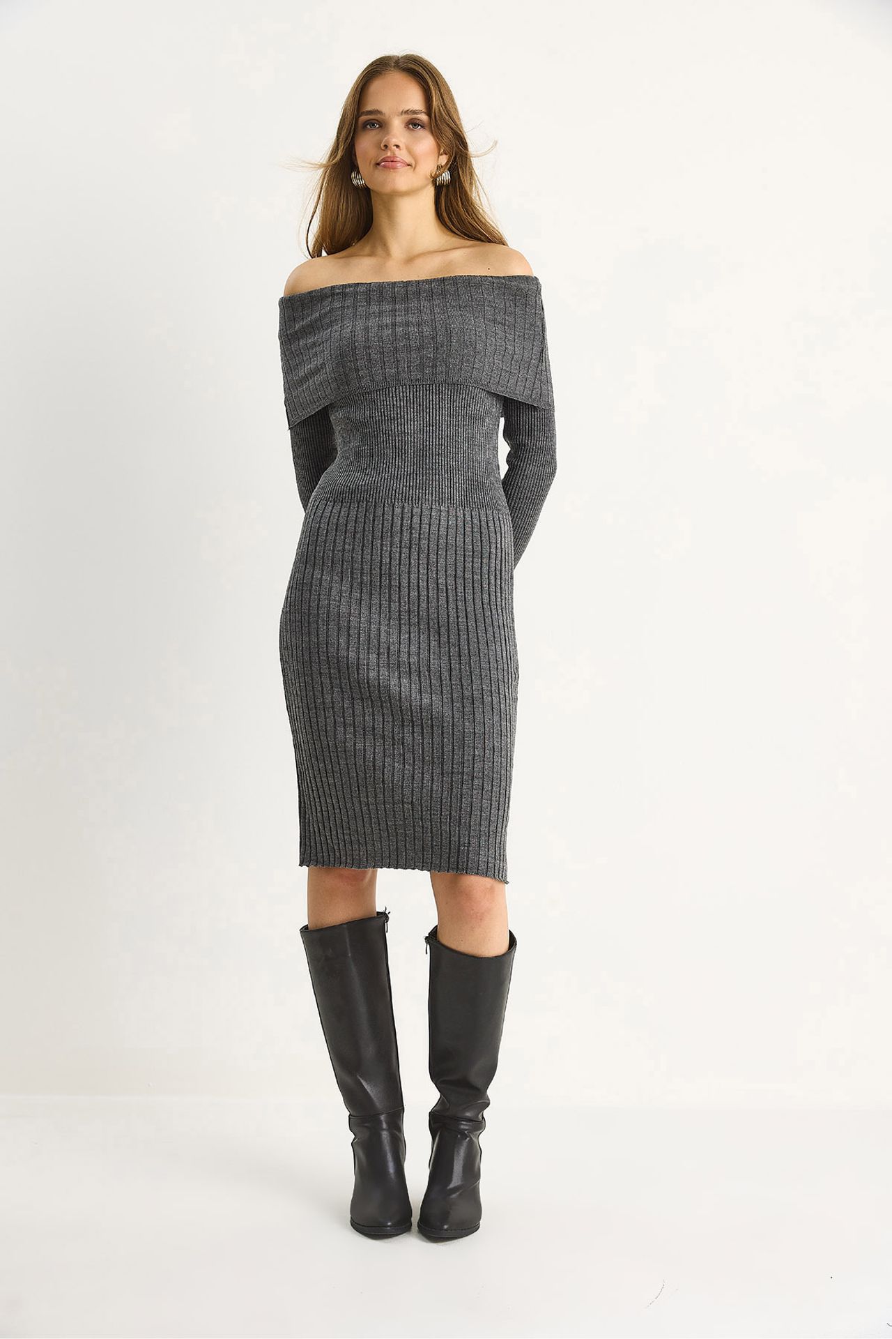 LUCCI Ribbed Midi Dress