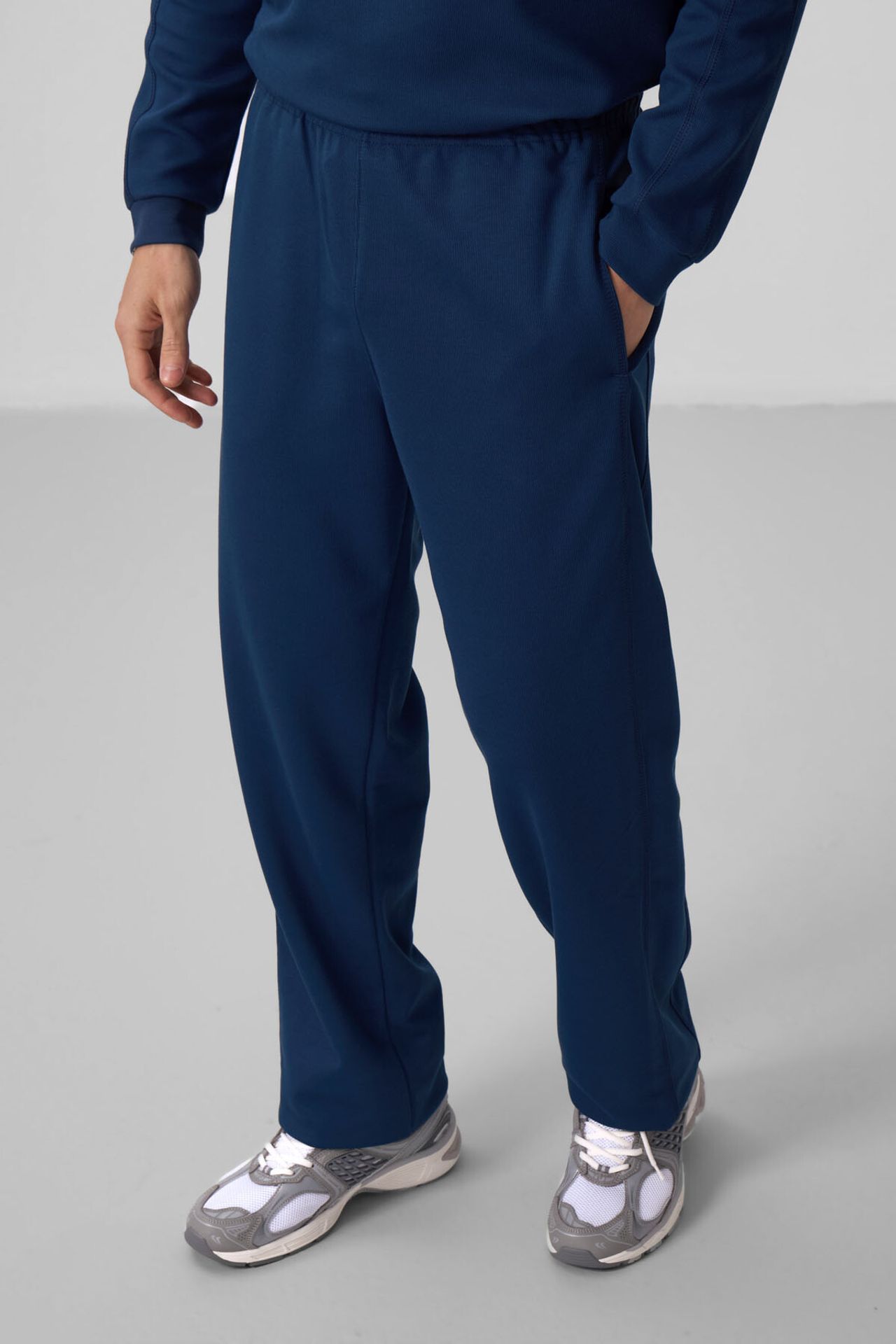 TOMMY Men's Oversized Sweatshirt And Pants Set 3