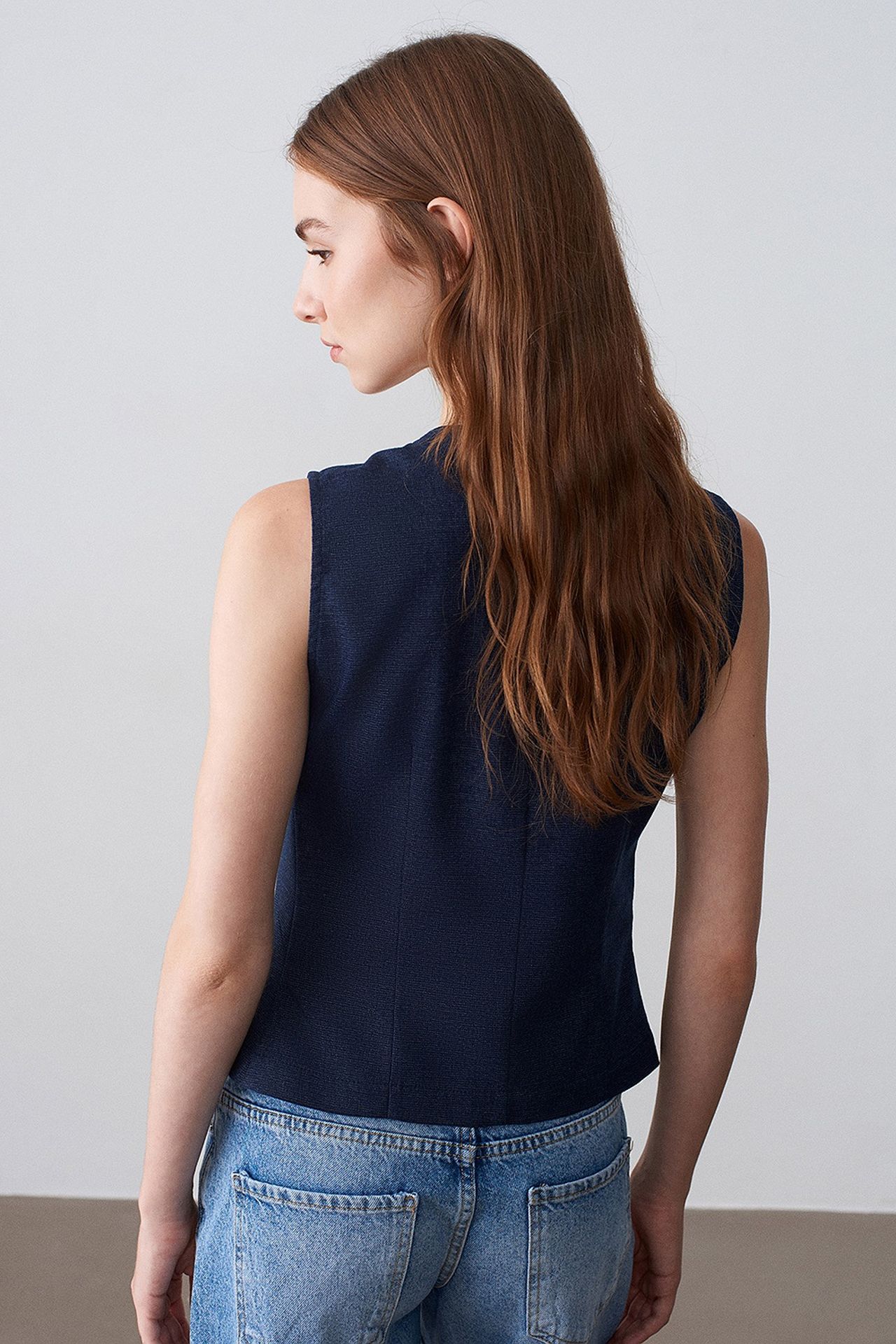 DILVIN Fitted Woven Waistcoat With Button Front 2