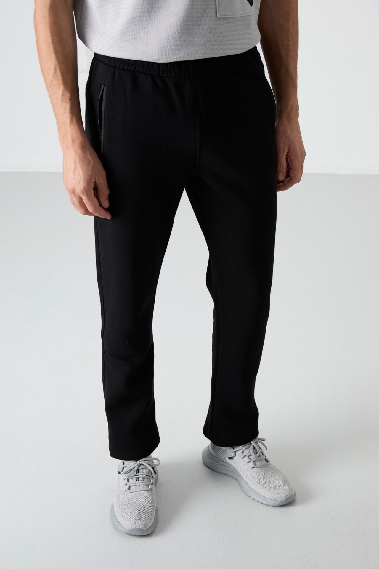 TOMMY Men's Regular Fit Fleece Sweatpants 4