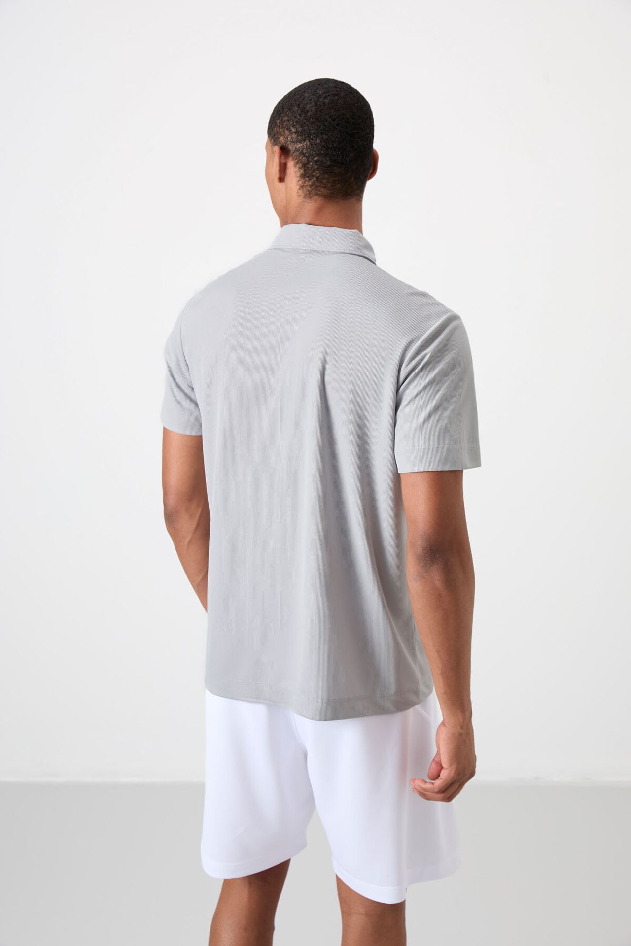 TOMMY Men's Colour-Blocked Polo T-Shirt 5