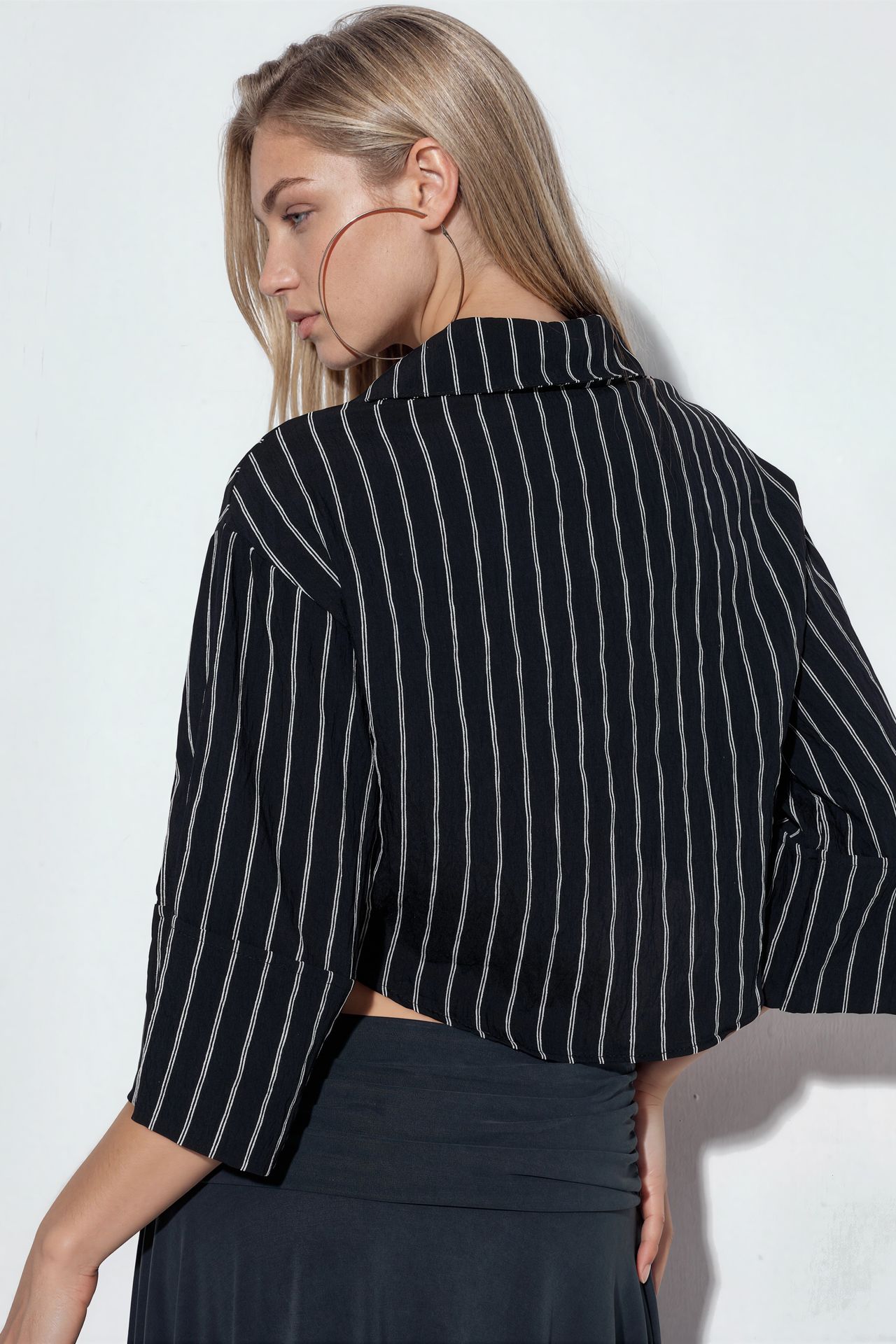 BDART Oversized Striped Cropped Shirt with Button Closure 3
