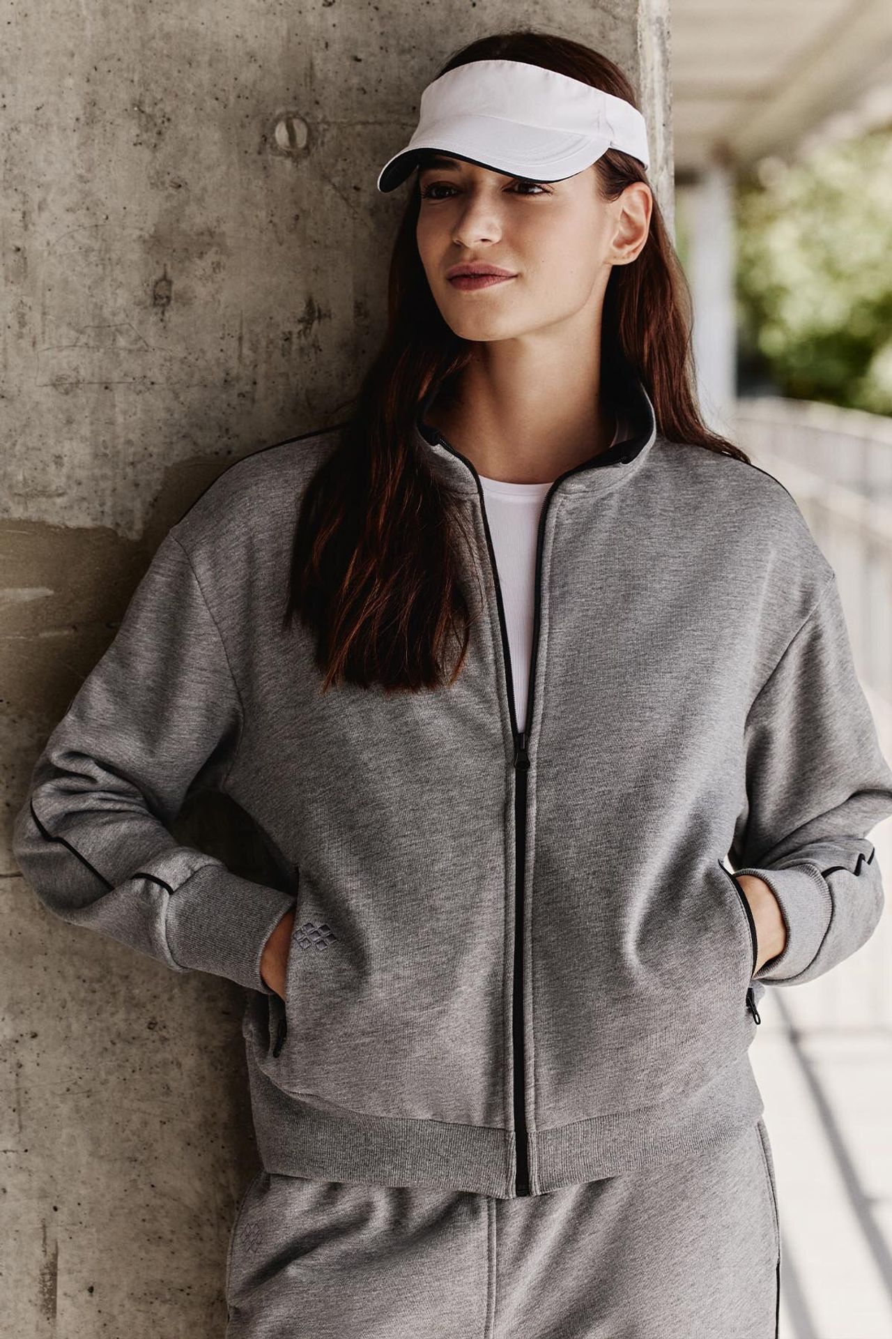 TOMMY Oversized Zip-collar Sweatshirt And Pants Set 1