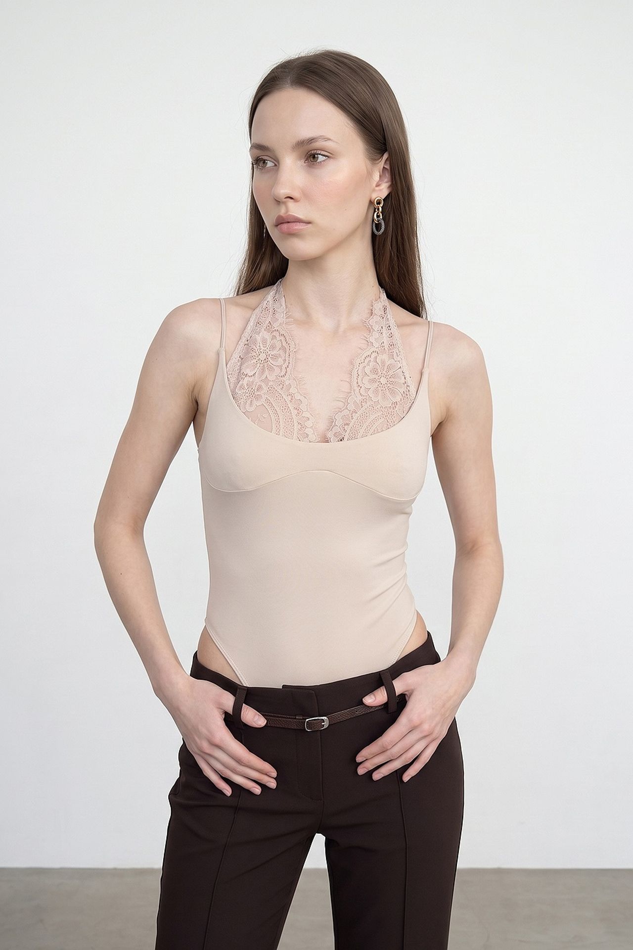 DILVIN Embroidered Cut-out Sleeveless Bodysuit
