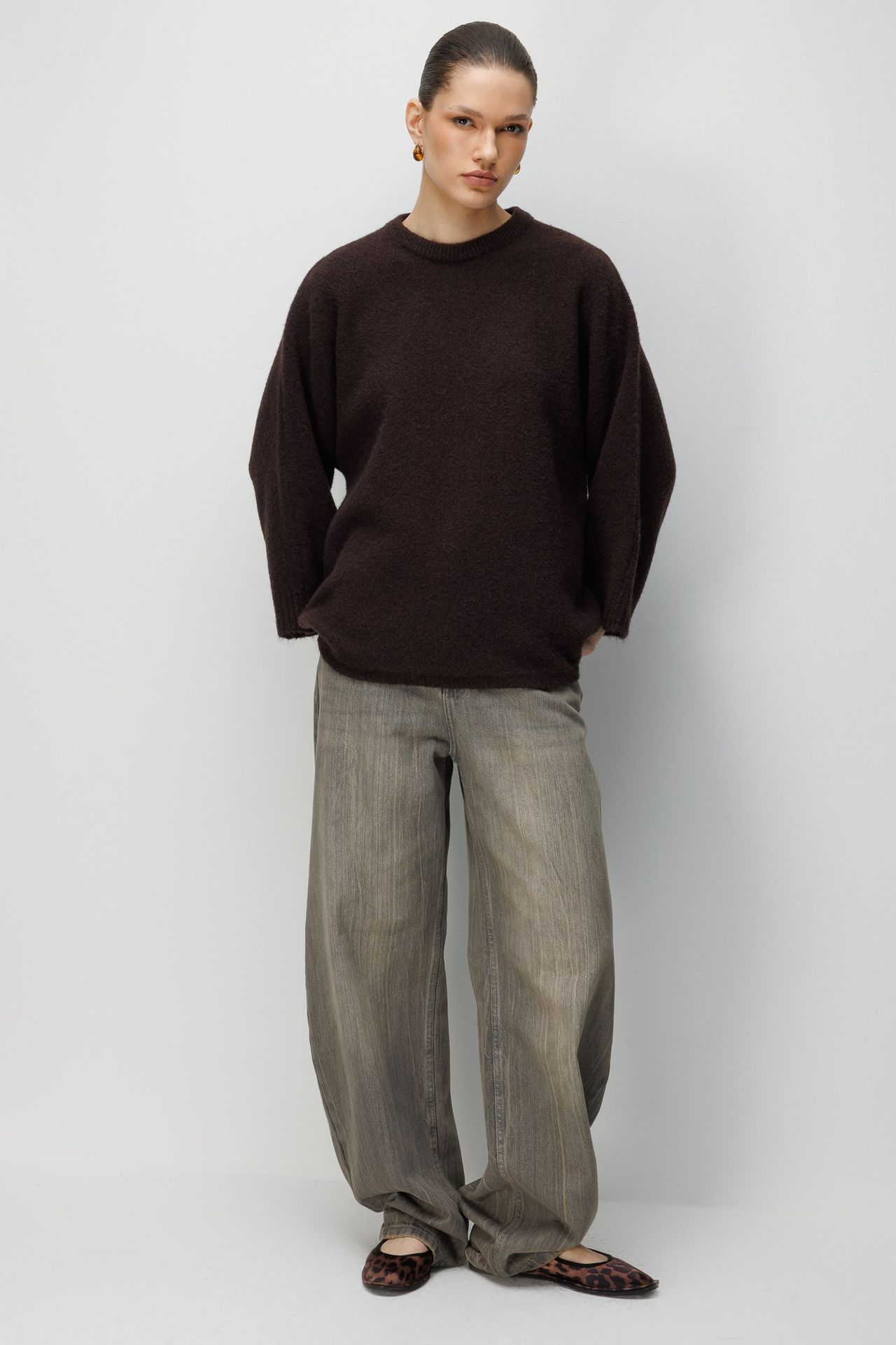 MIXRAY Women's Oversized Crew Neck Sweater 4