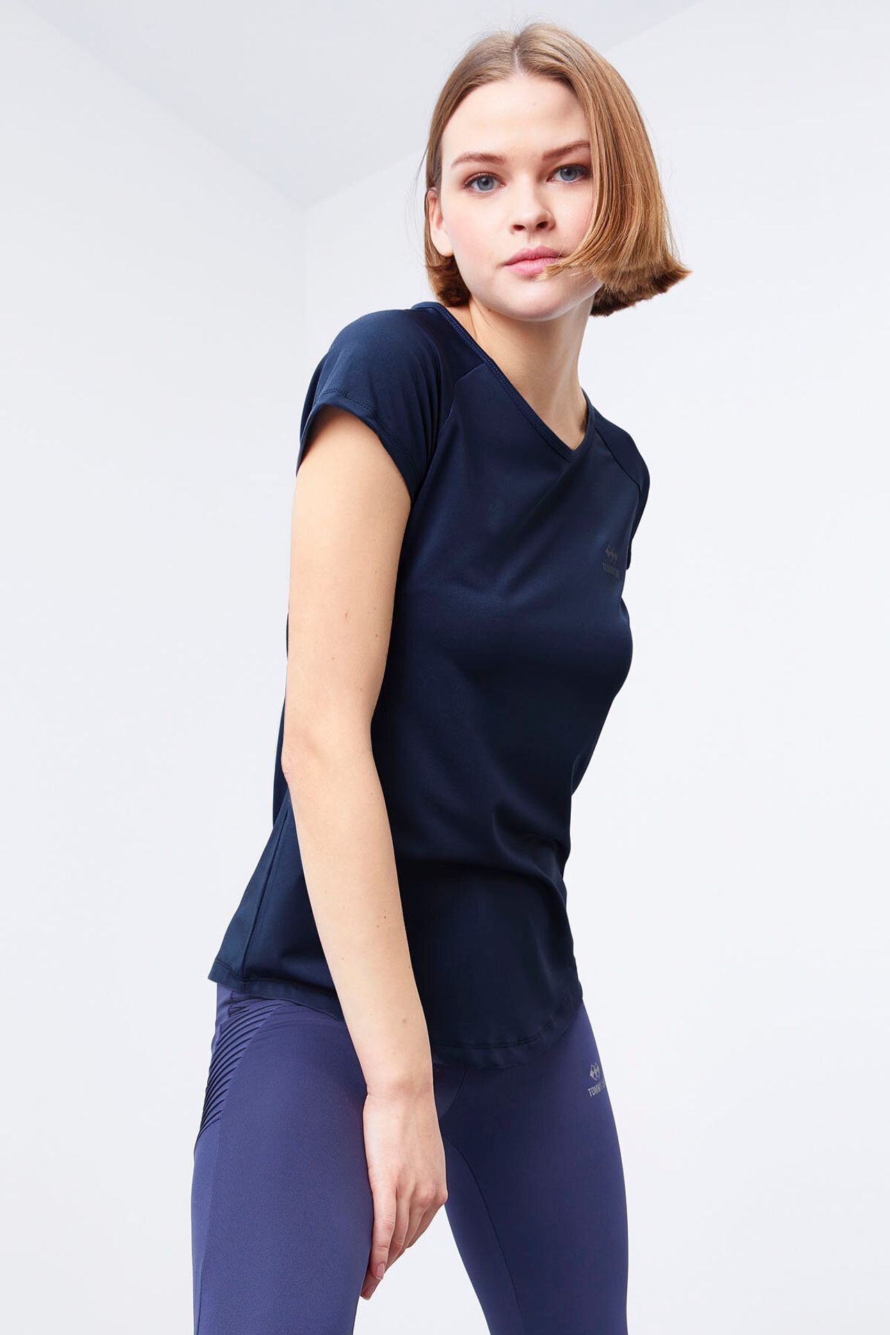 TOMMY Women's Short-Sleeve Crew Neck T-Shirt 3