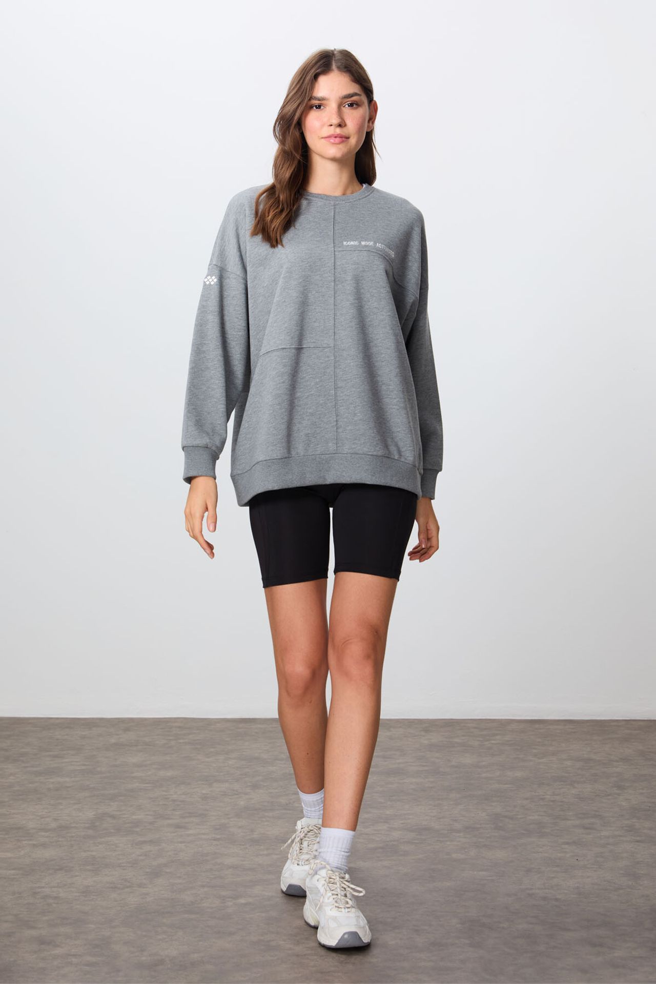TOMMY Oversized Crew Neck Sweatshirt 1