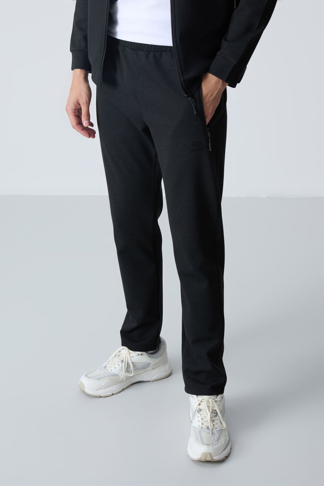 TOMMY Men's Color-blocked Knit Active Set 4