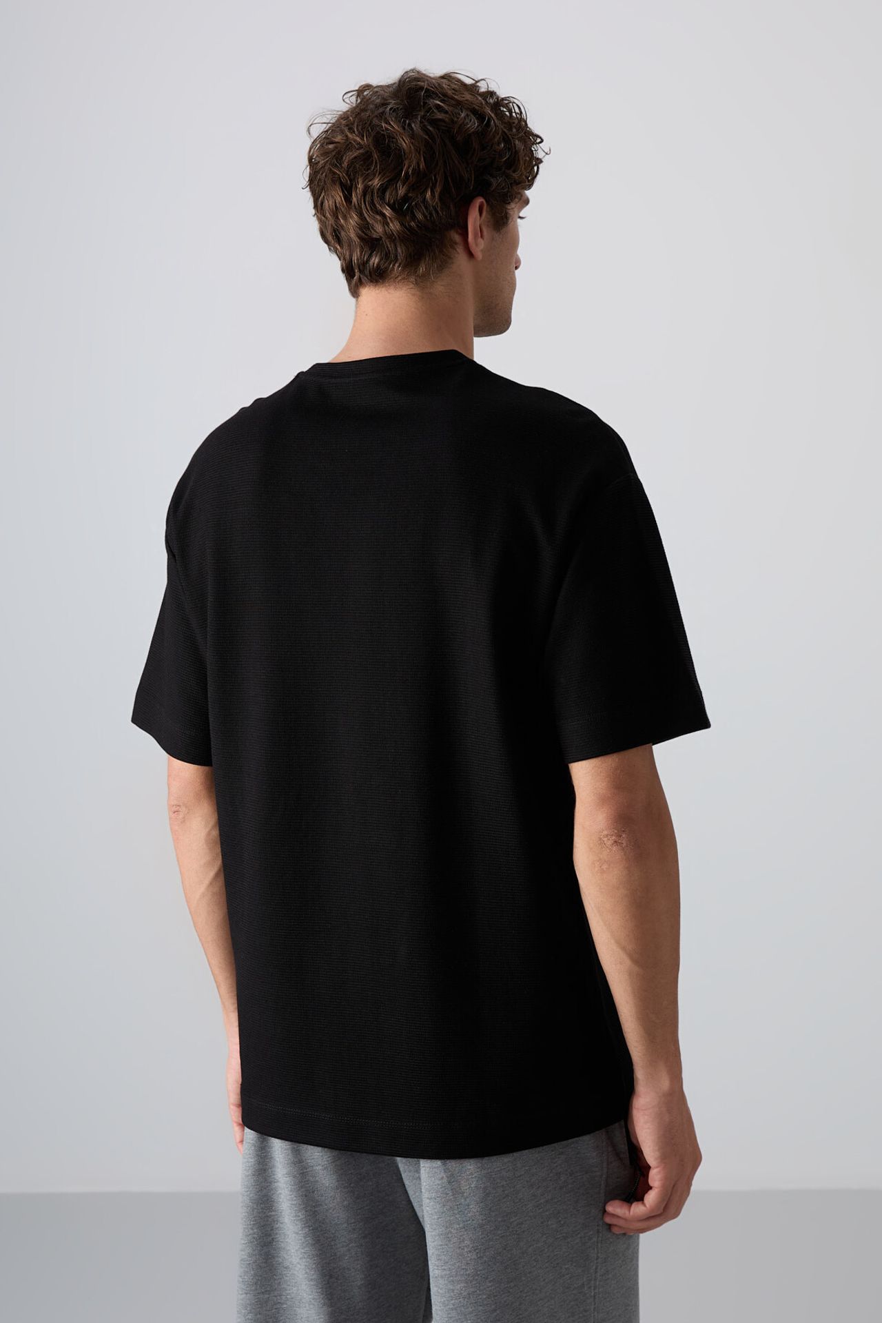 TOMMY Oversized Cotton-Blend Crew Neck T-Shirt With Pocket 5