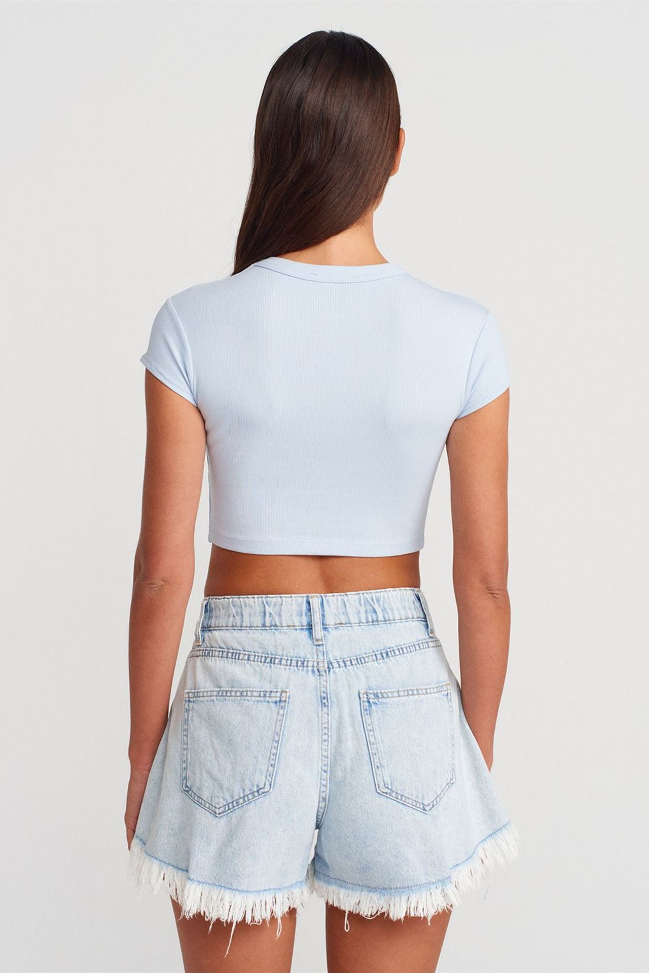 DILVIN Women's Slim Fit Crop Crew Neck T-Shirt 2