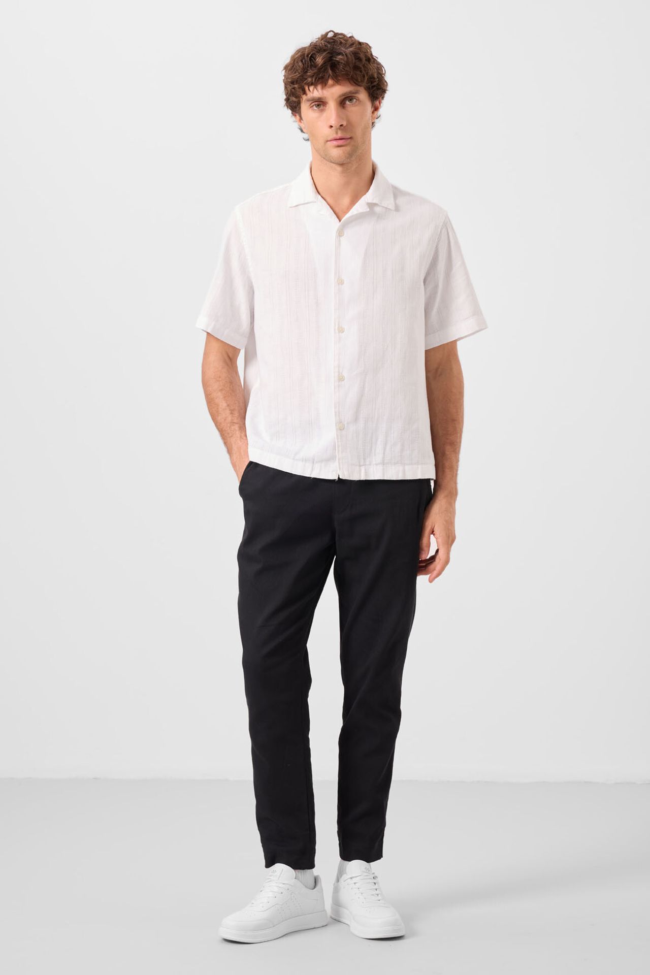 TOMMY Men's Straight-Leg Gabardine Chinos 1
