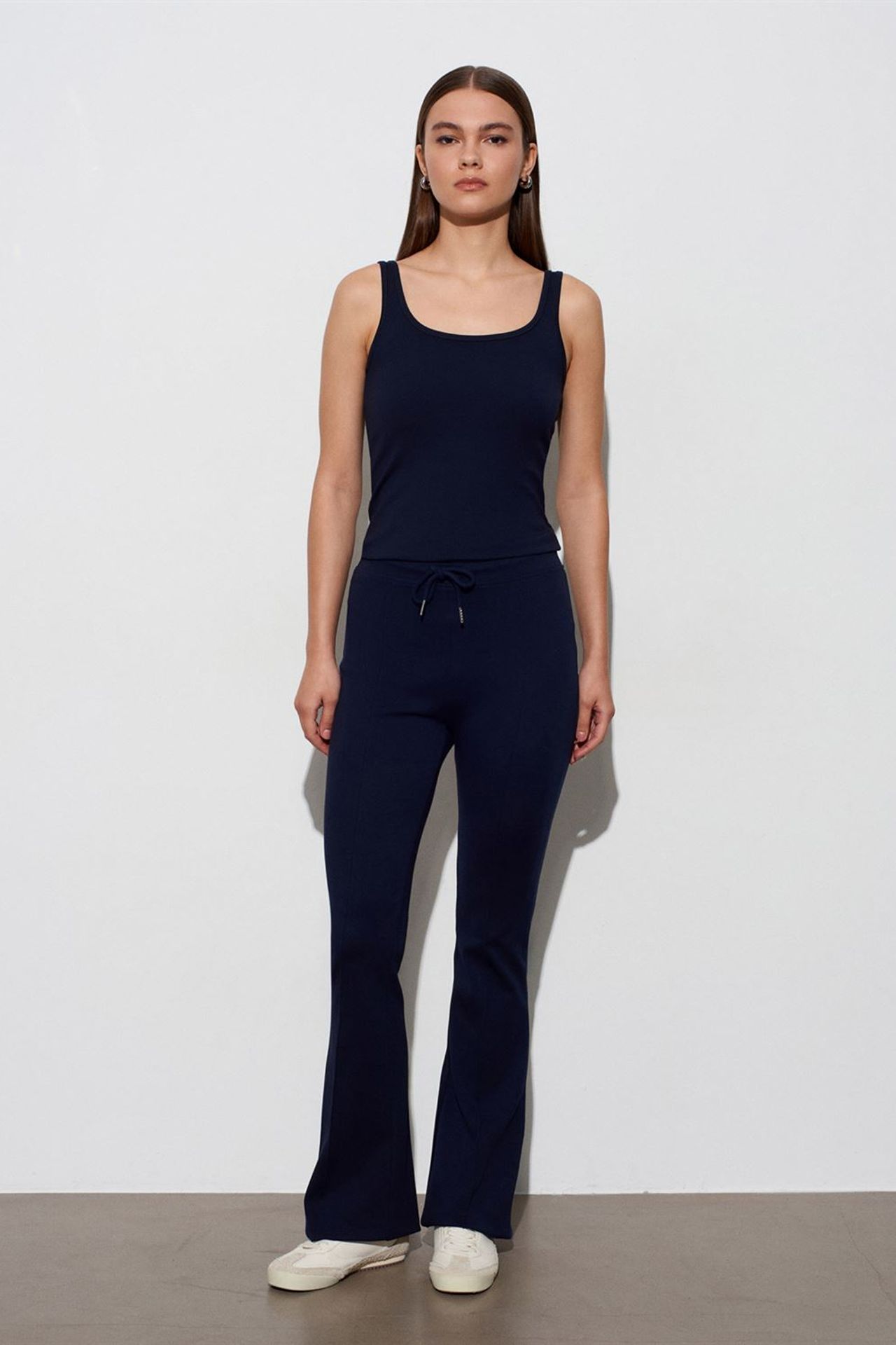 DILVIN Mid-Waist Flare Jersey Pants With Drawstring 4