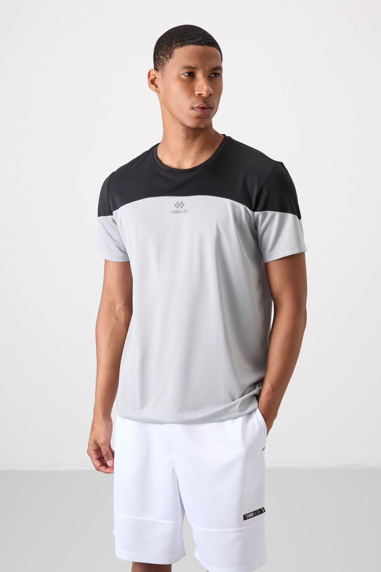 TOMMY Men's Colour-Blocked Crew Neck T-Shirt 4