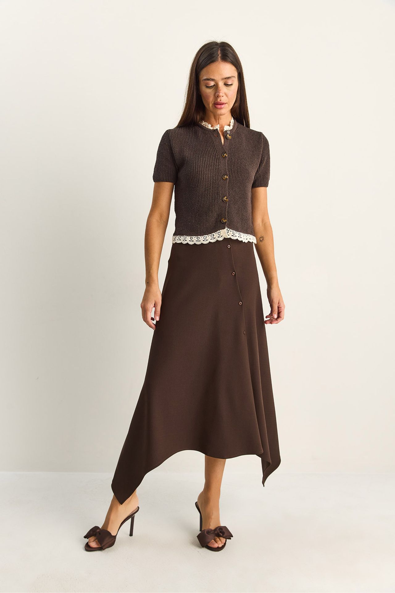 LUCCI Midi A-line Skirt With Button Closure 3