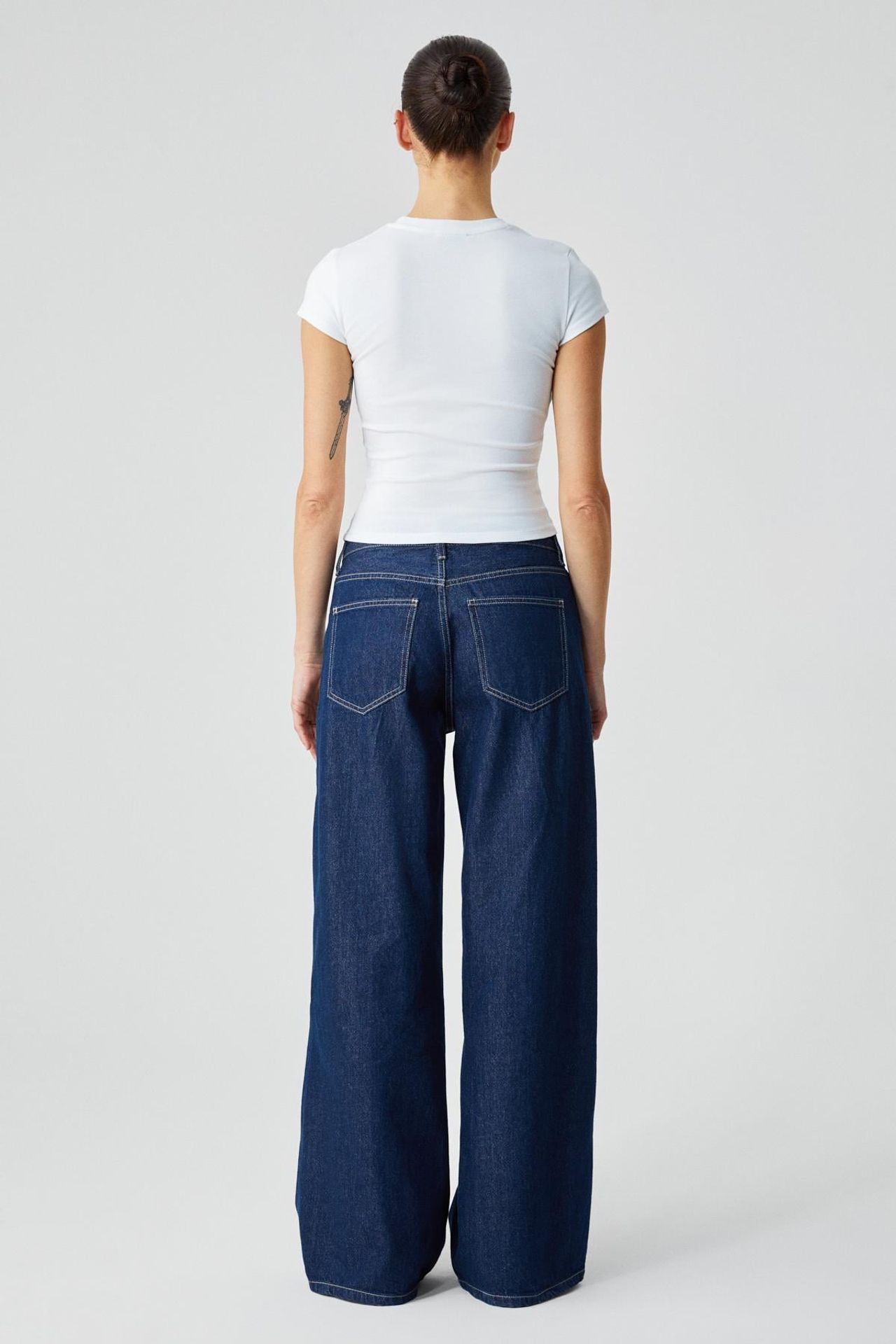 GRIMELANGE Slim Fit Crop Crew Neck T-Shirt 5