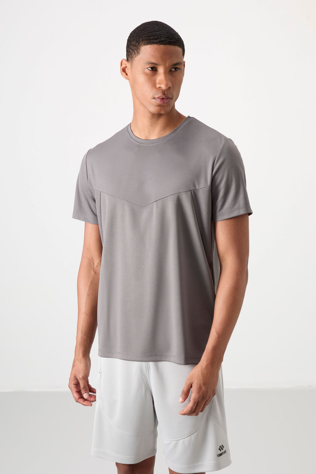 TOMMY Men's Solid Crew Neck T-Shirt 4