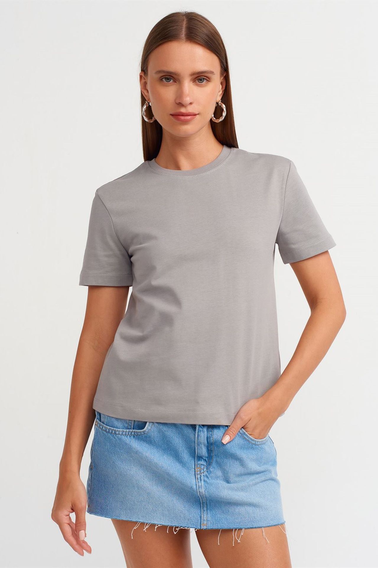DILVIN Women's Cotton Crew Neck T-Shirt 1