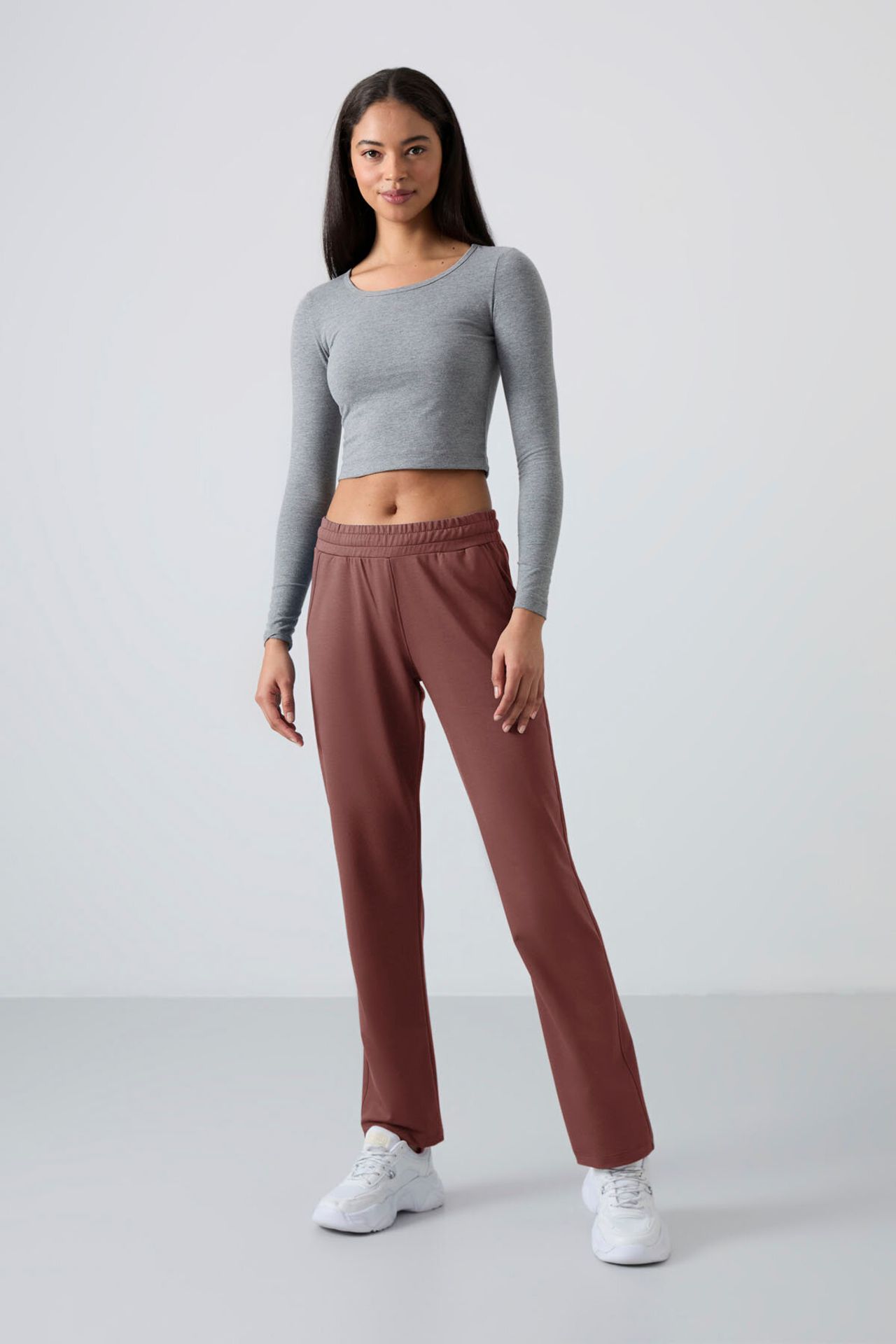 TOMMY Women’s Straight-Leg Fleece Sweatpants 1