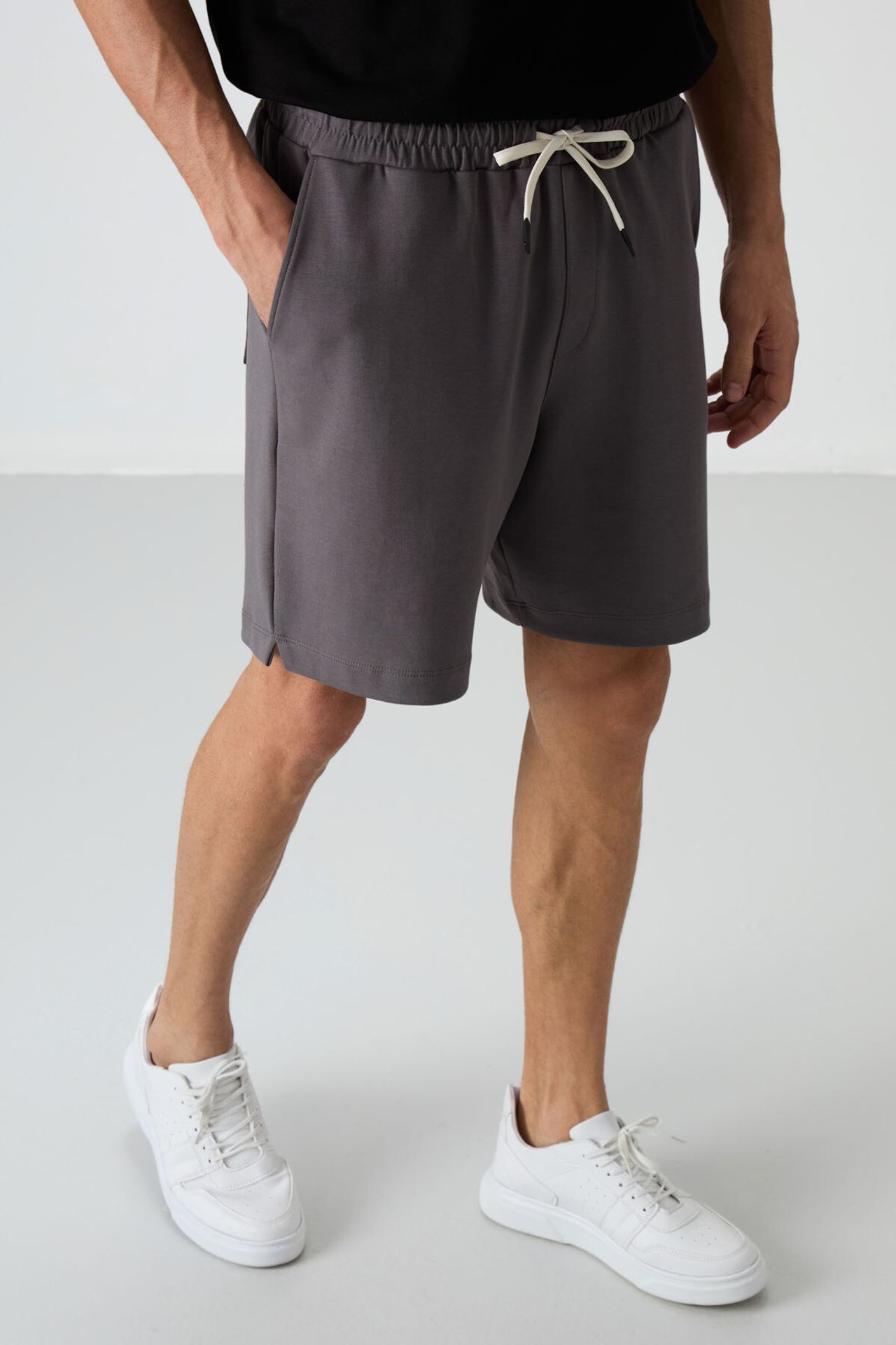 TOMMY Men's Drawstring Comfort Sweat Shorts 3