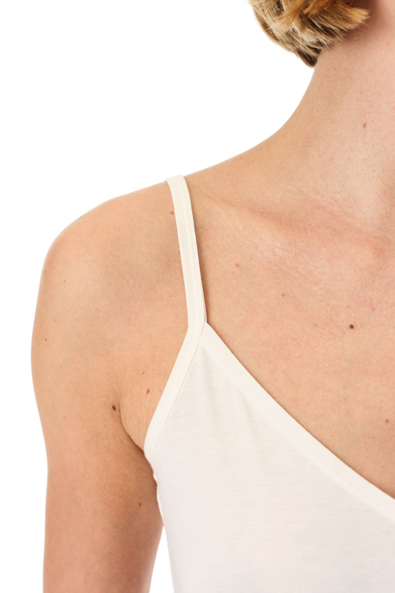 PENTI Solid V-neck Knit Cami Top 3