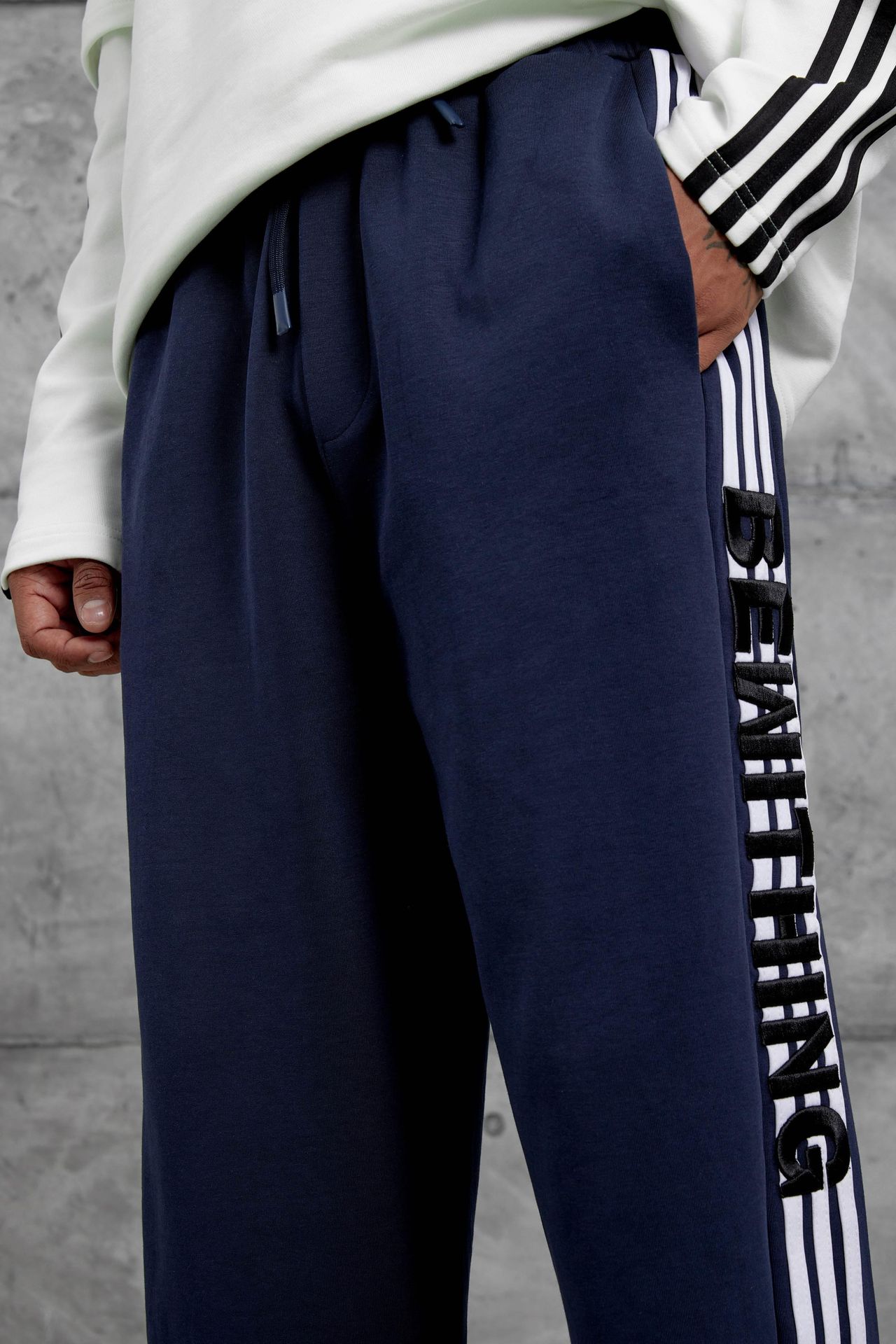 NOMARC Bol Baskılı Geniş Paça Jogger 2
